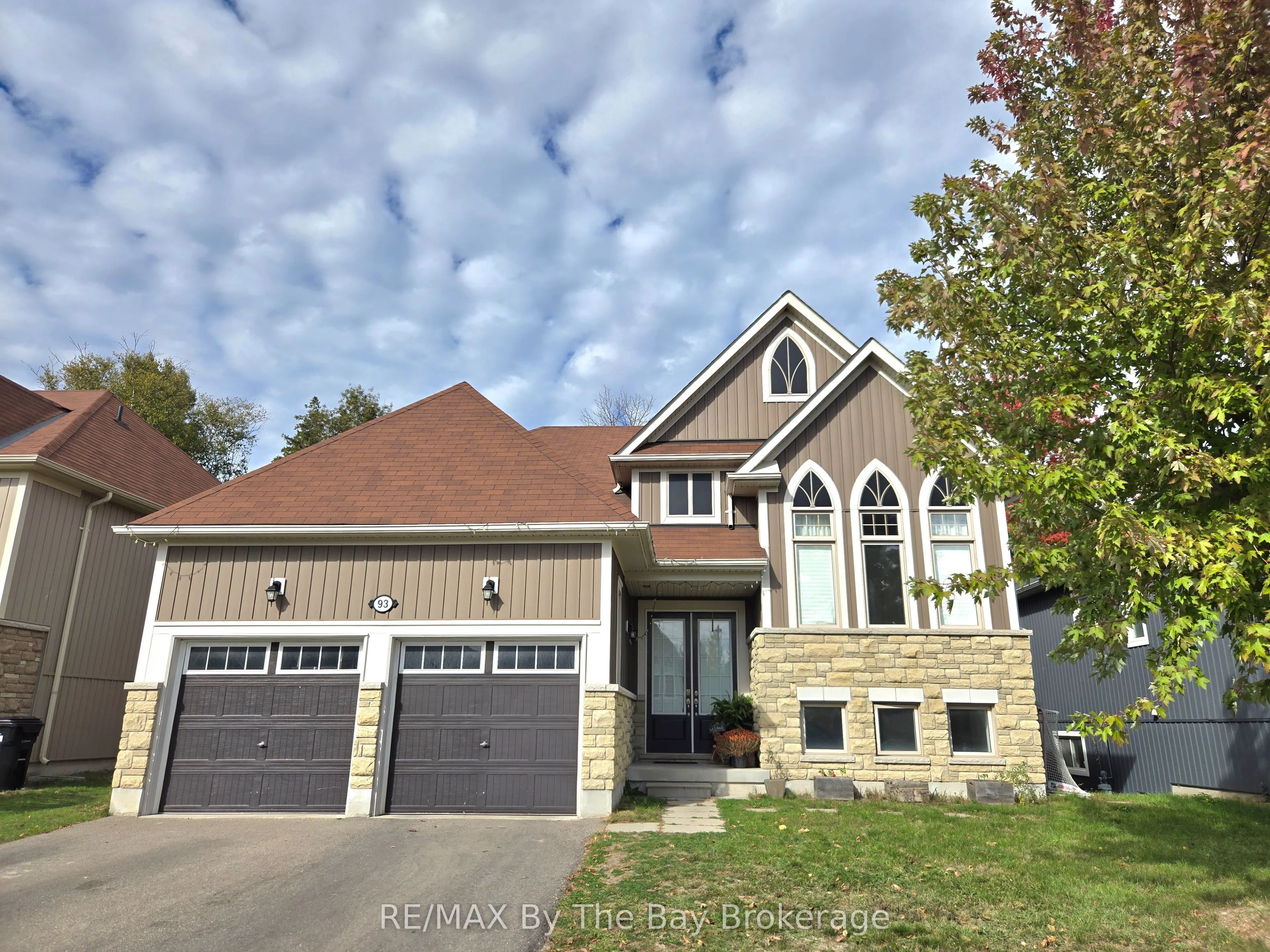 93 Allegra Drive, #Upper