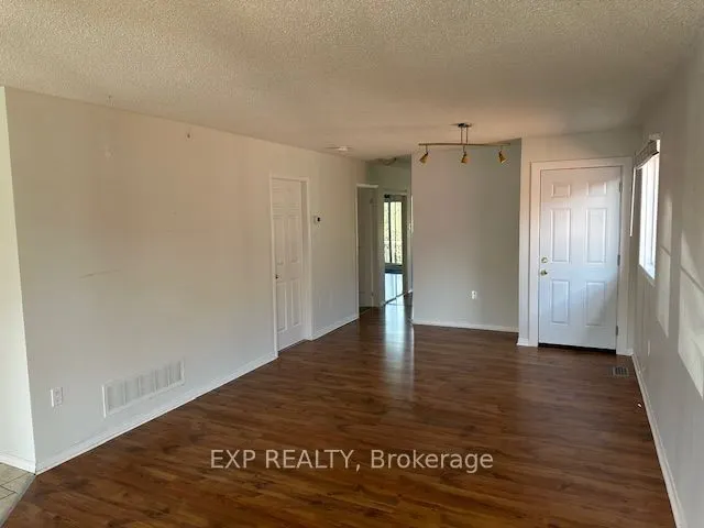 16 Lucas Avenue, #UPPER