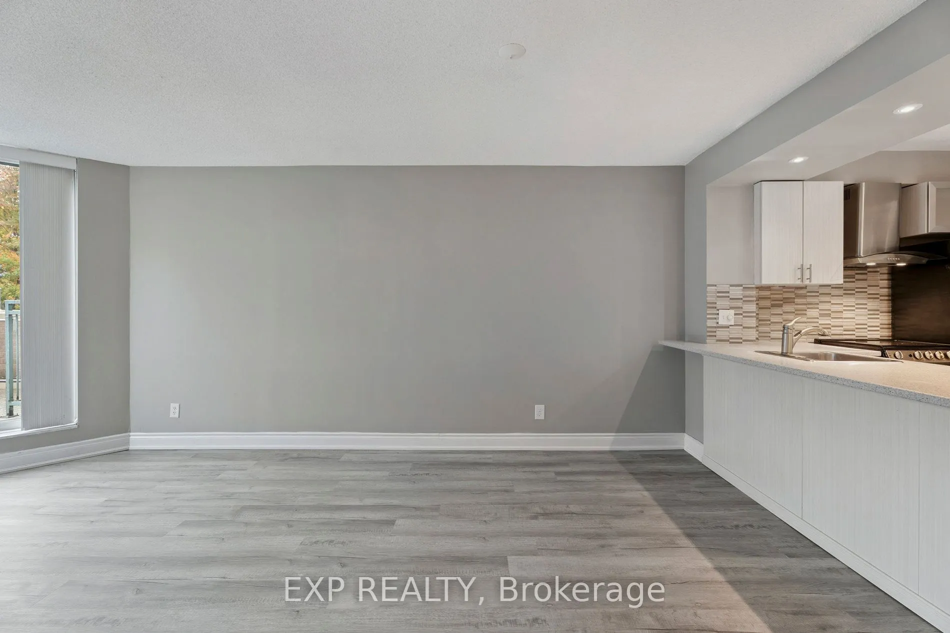 140 Dunlop Street E, #301