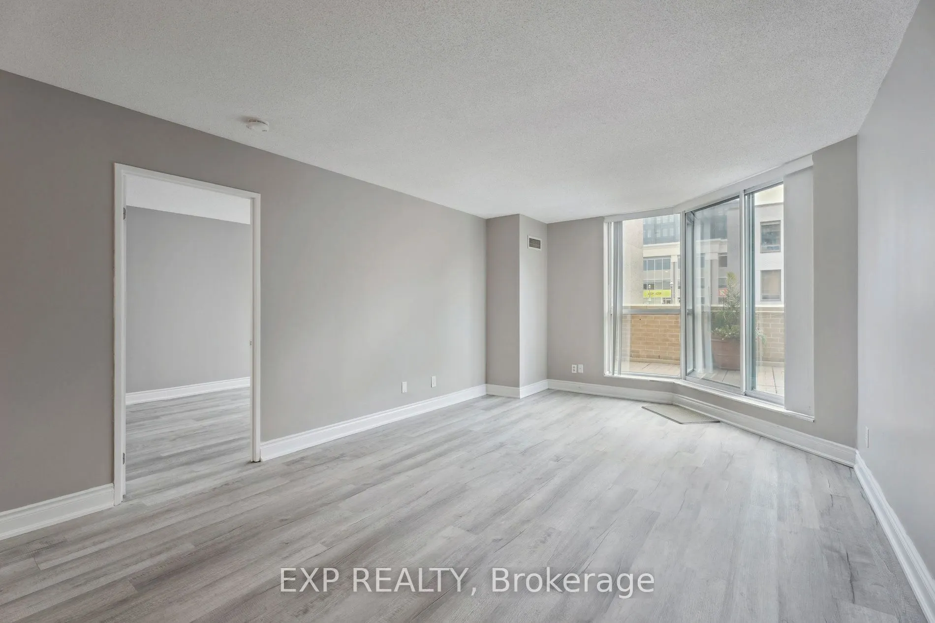 140 Dunlop Street E, #301