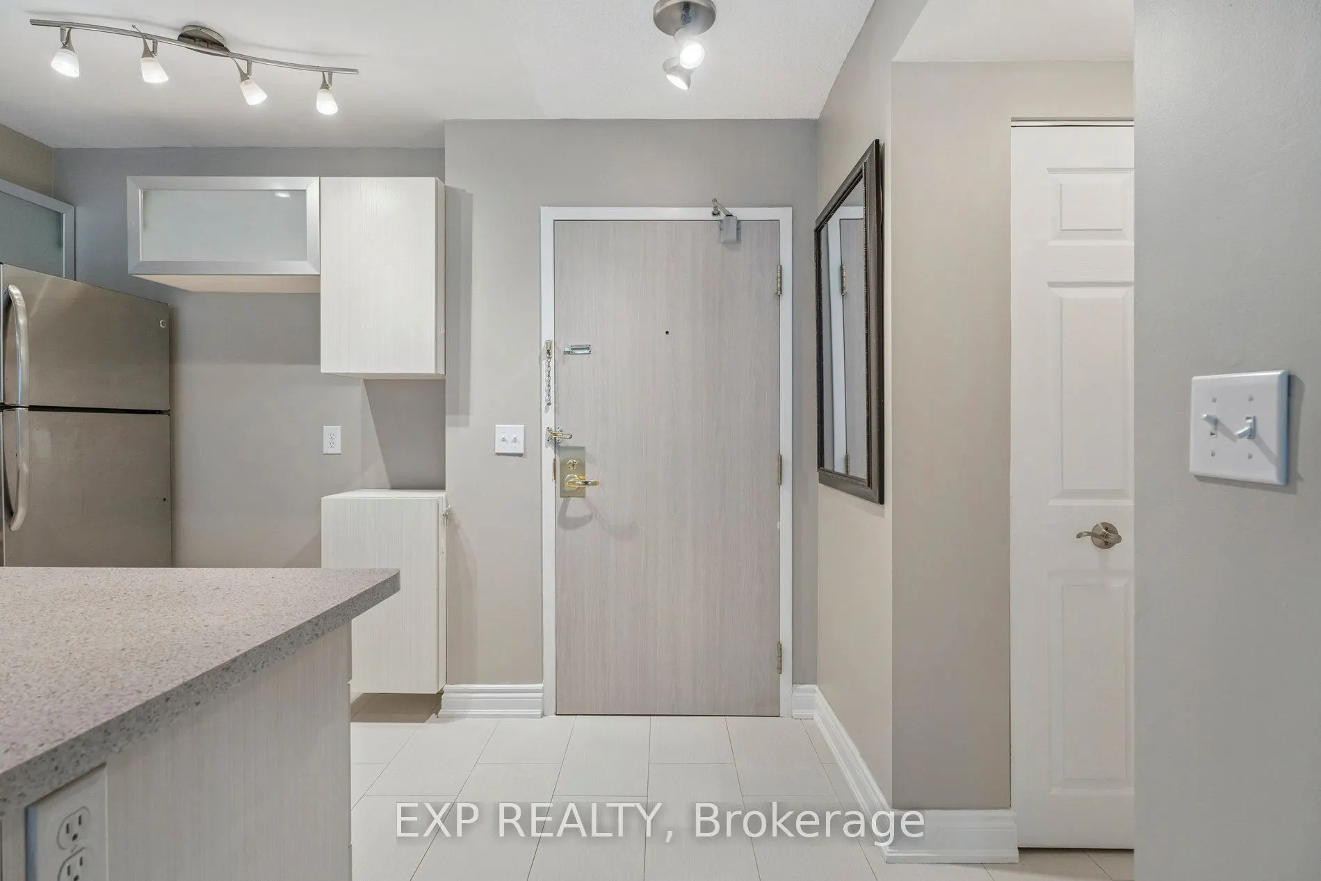 140 Dunlop Street E, #301