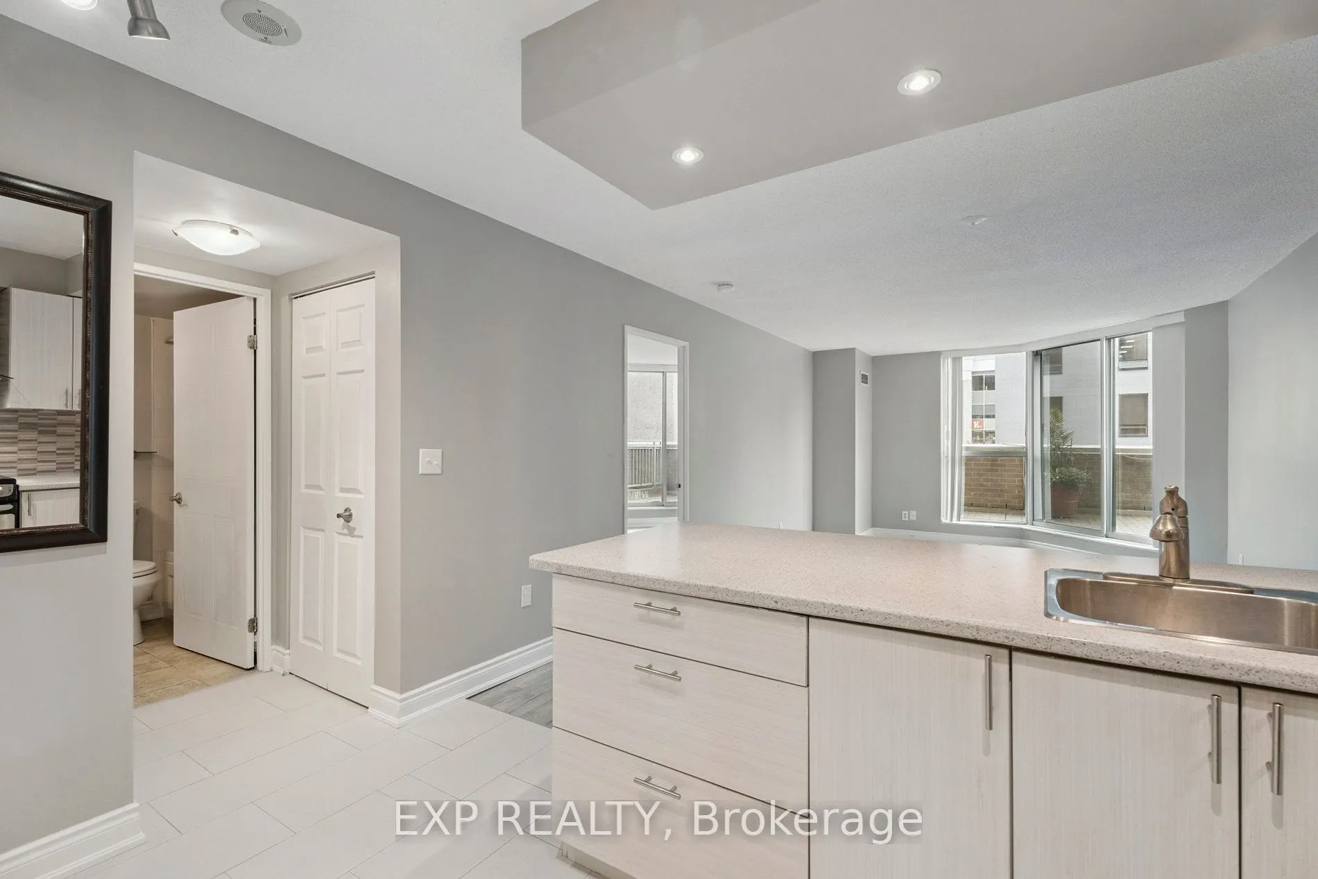 140 Dunlop Street E, #301