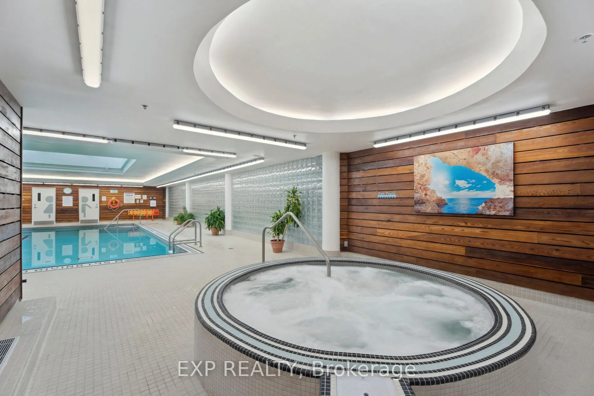 140 Dunlop Street E, #301