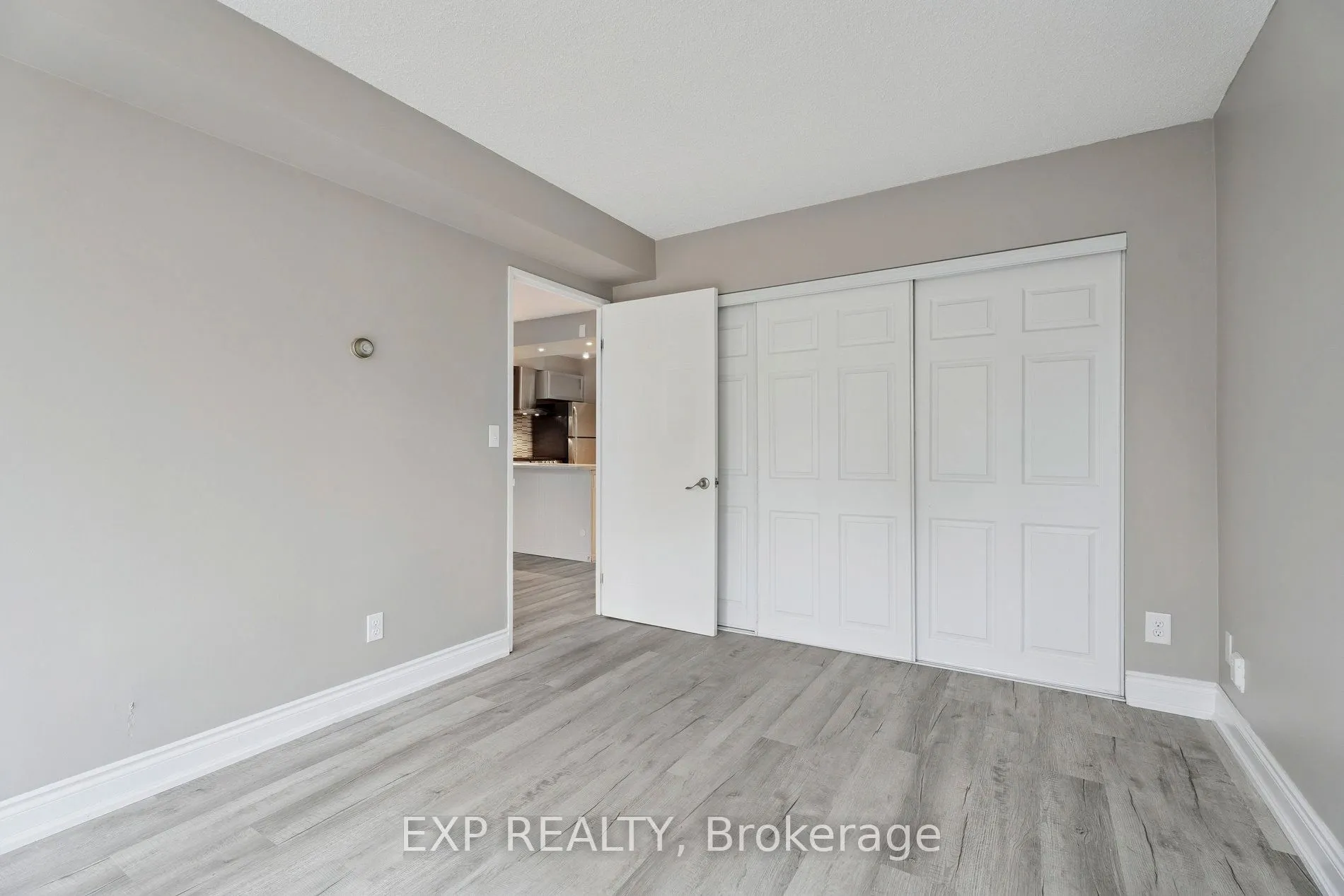 140 Dunlop Street E, #301