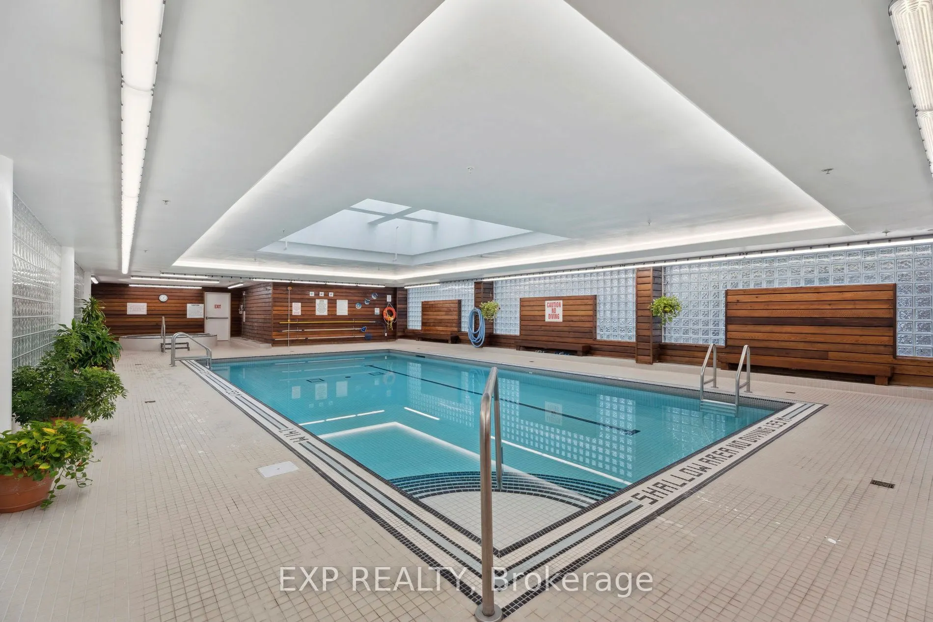 140 Dunlop Street E, #301