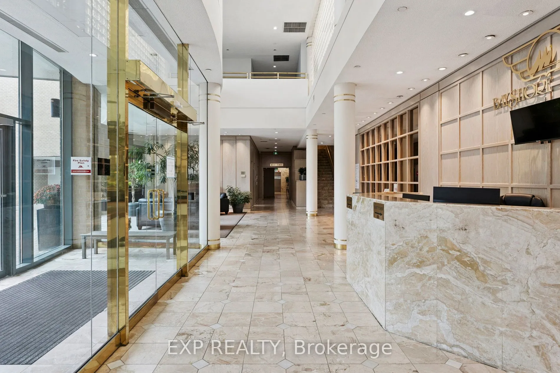 140 Dunlop Street E, #301