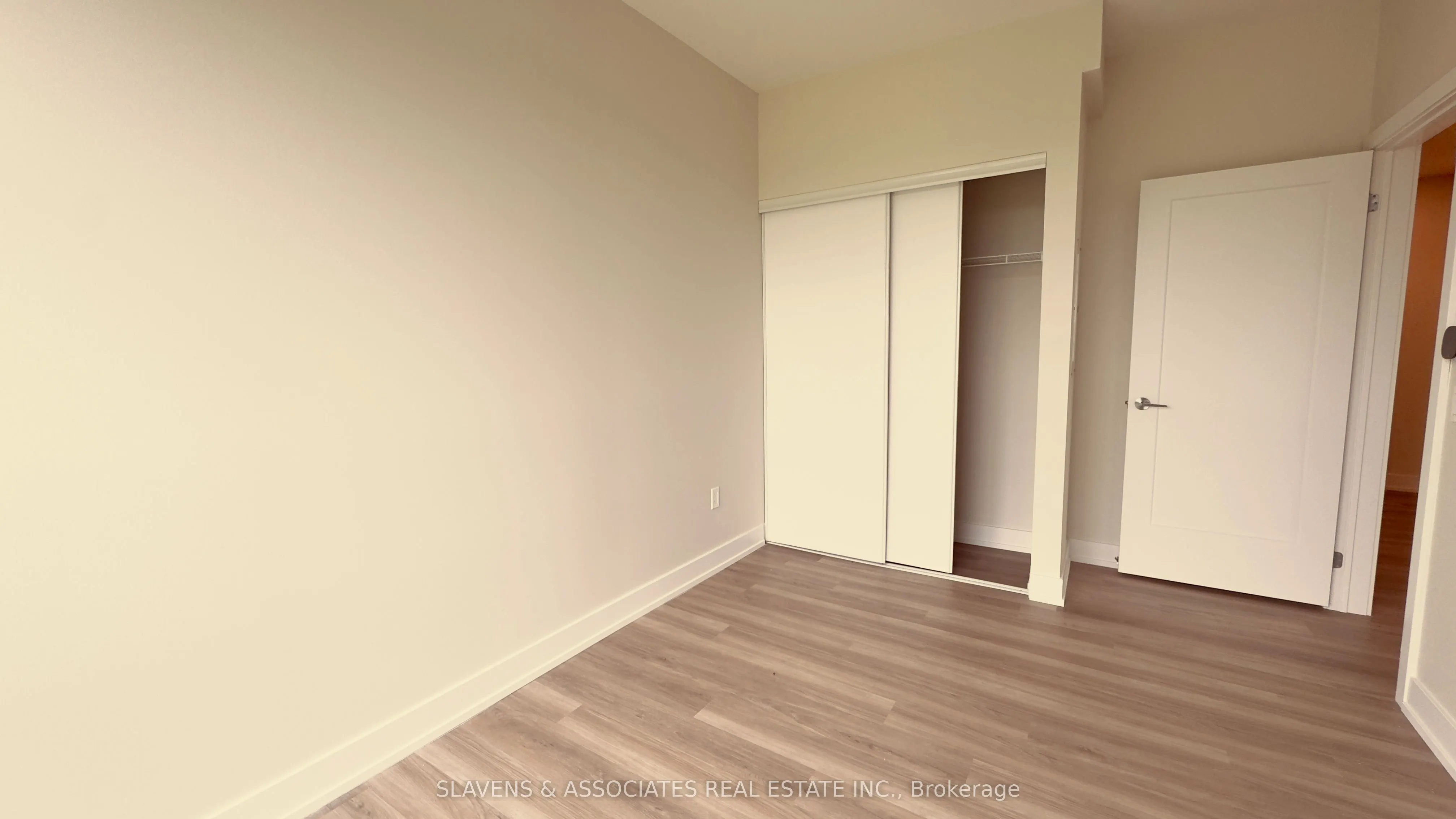 41 Johnson Street, #422