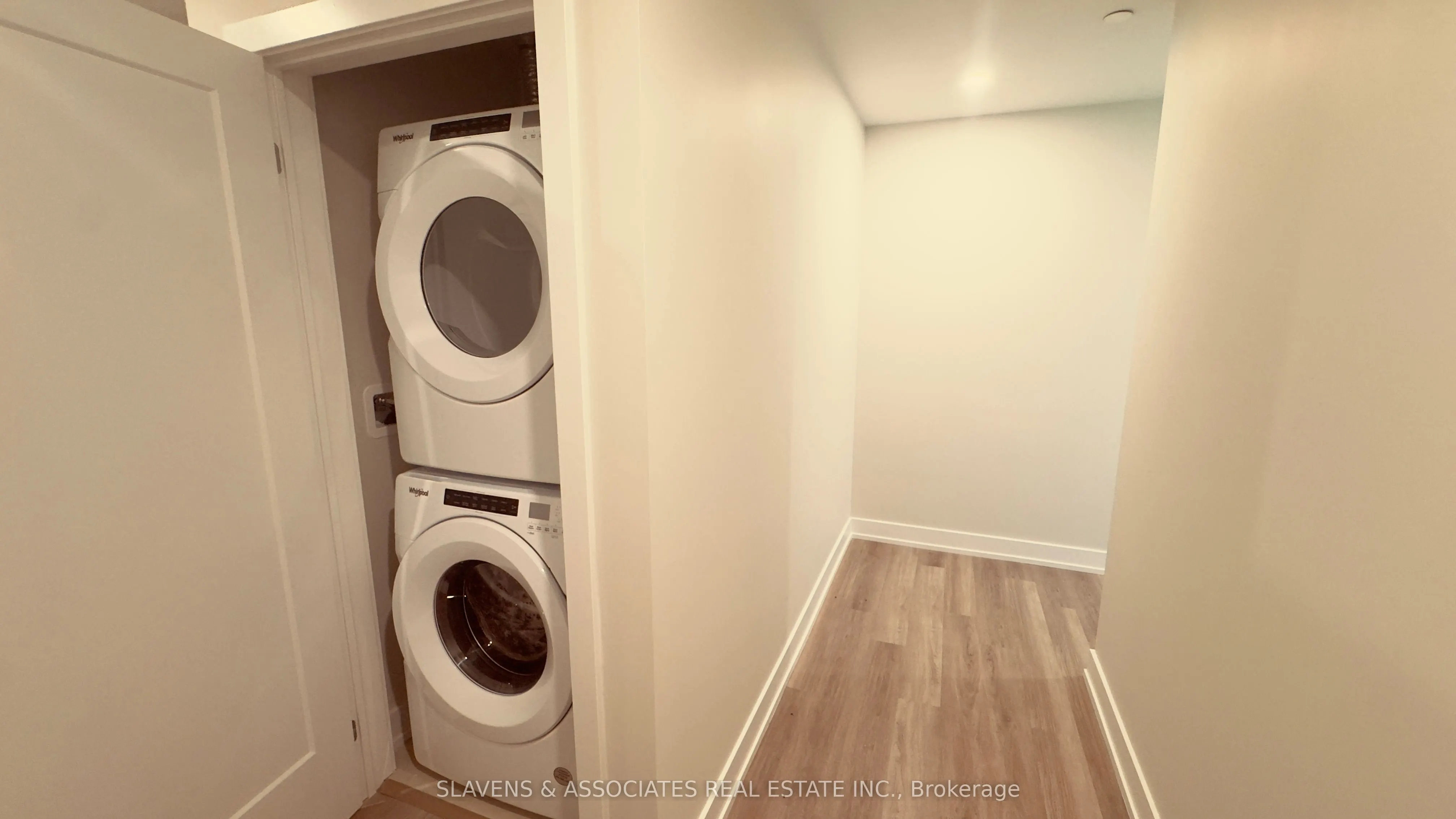 41 Johnson Street, #422