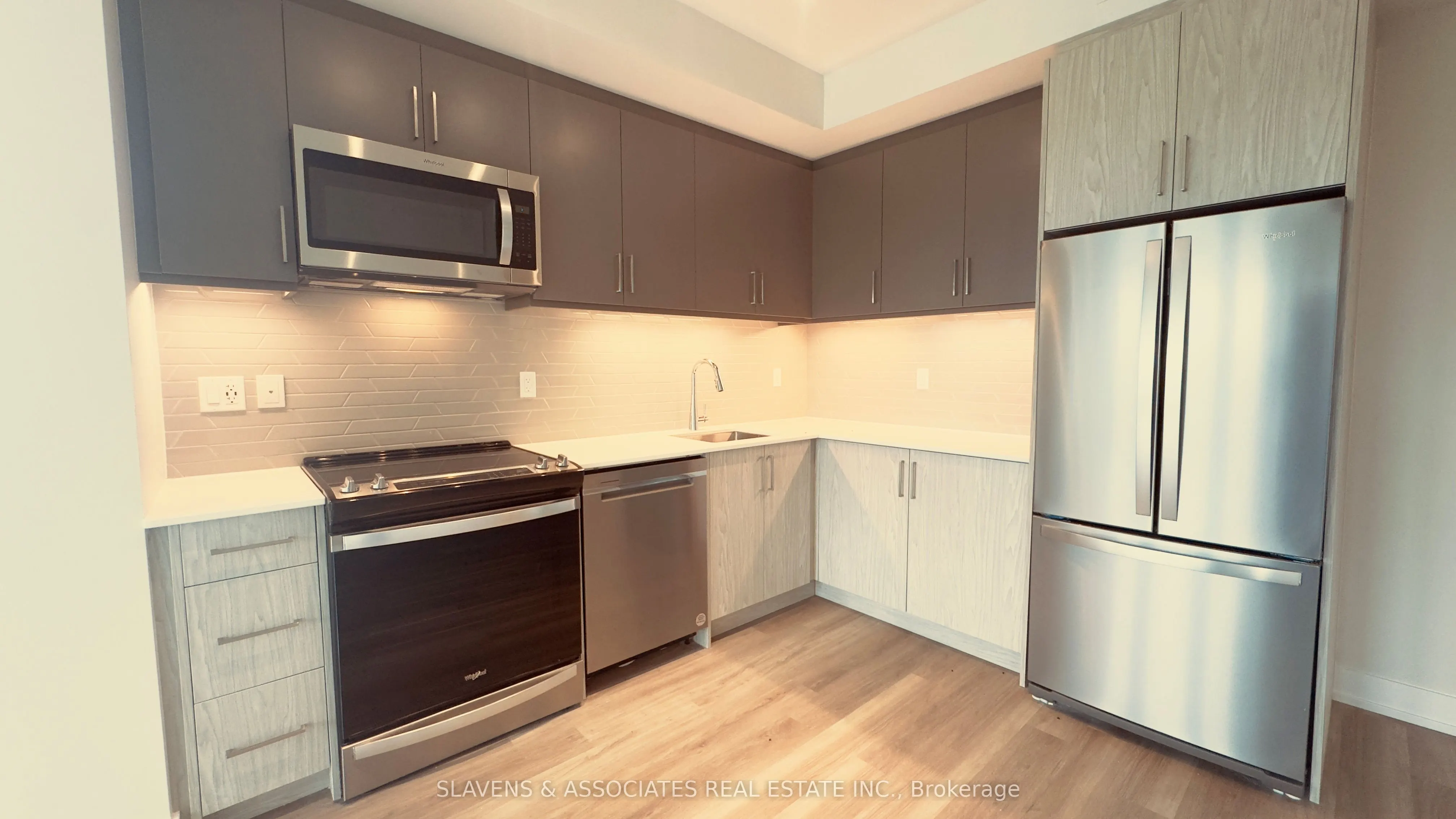 41 Johnson Street, #422