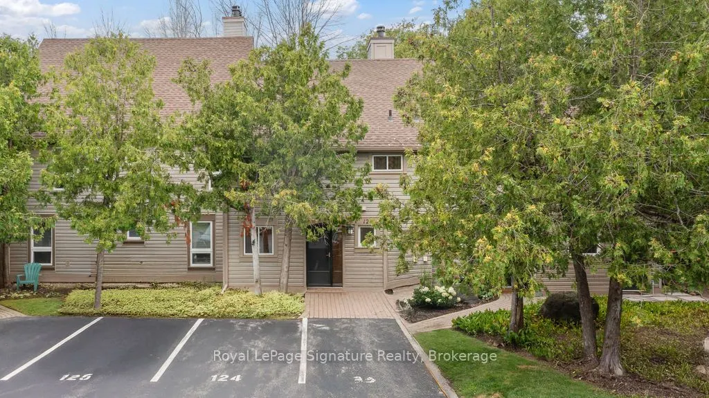 124 ESCARPMENT Crescent, #2