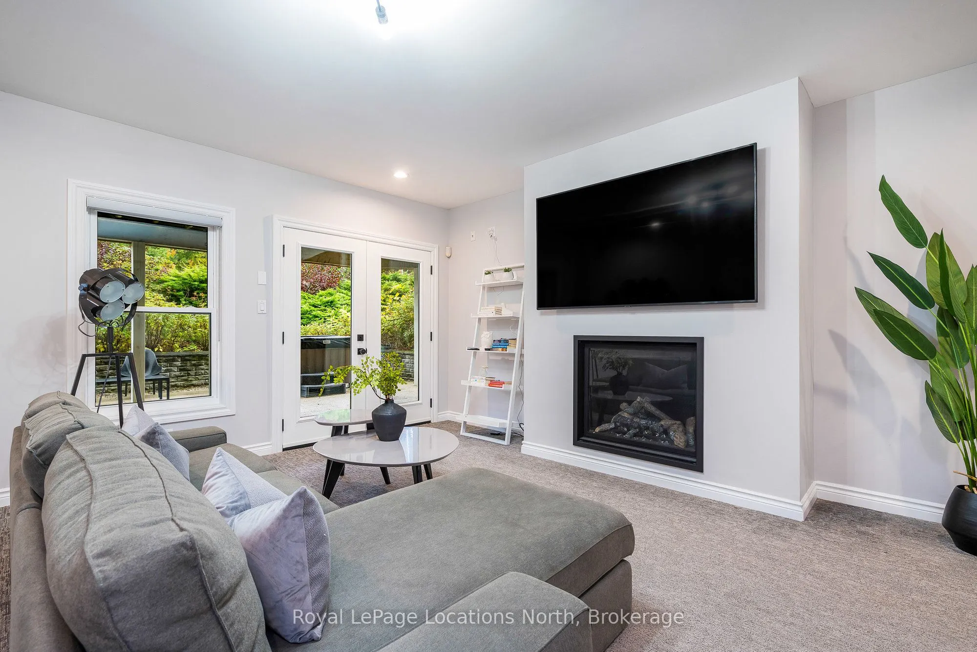7833 Poplar Side Road