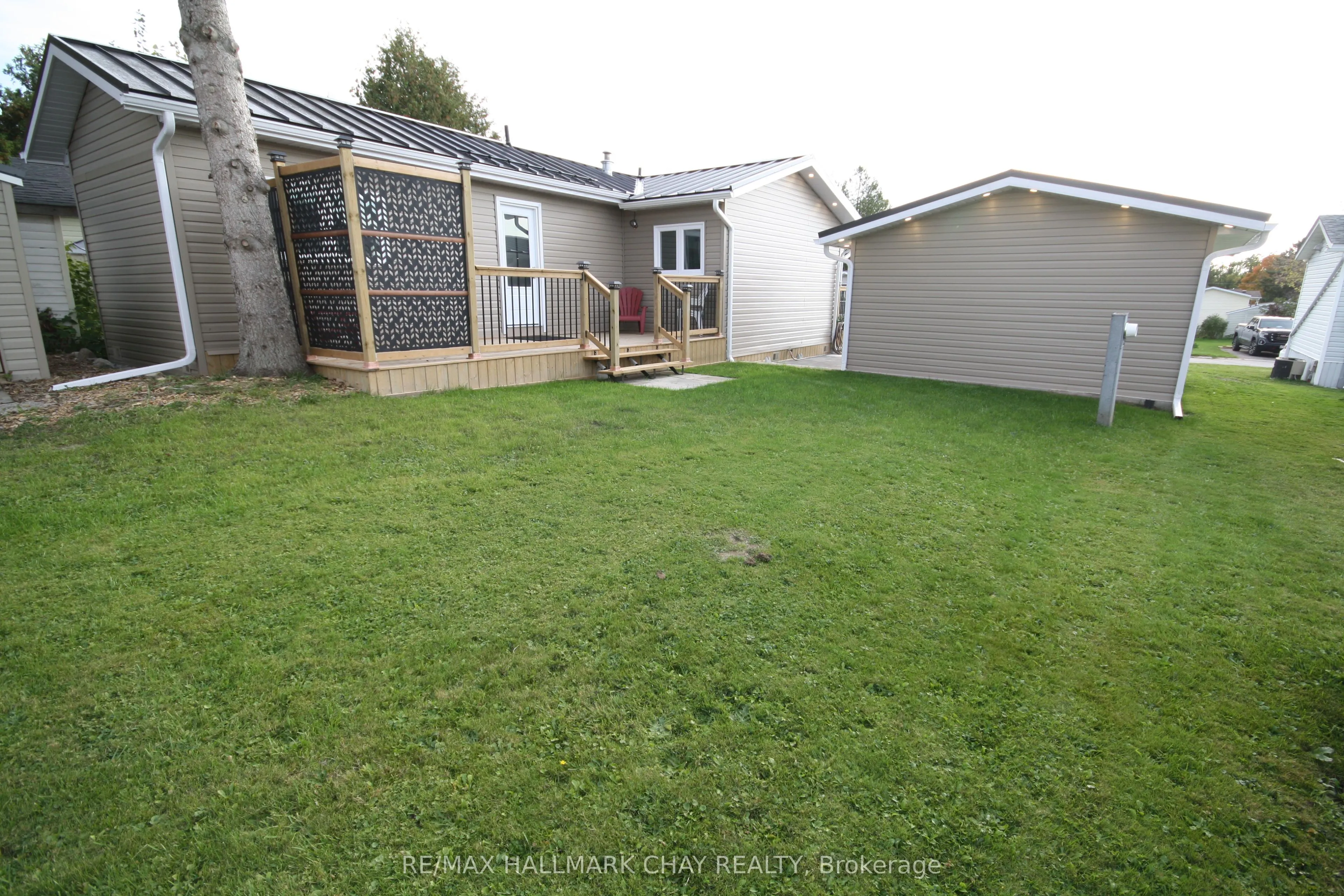 4064 ASH Crescent