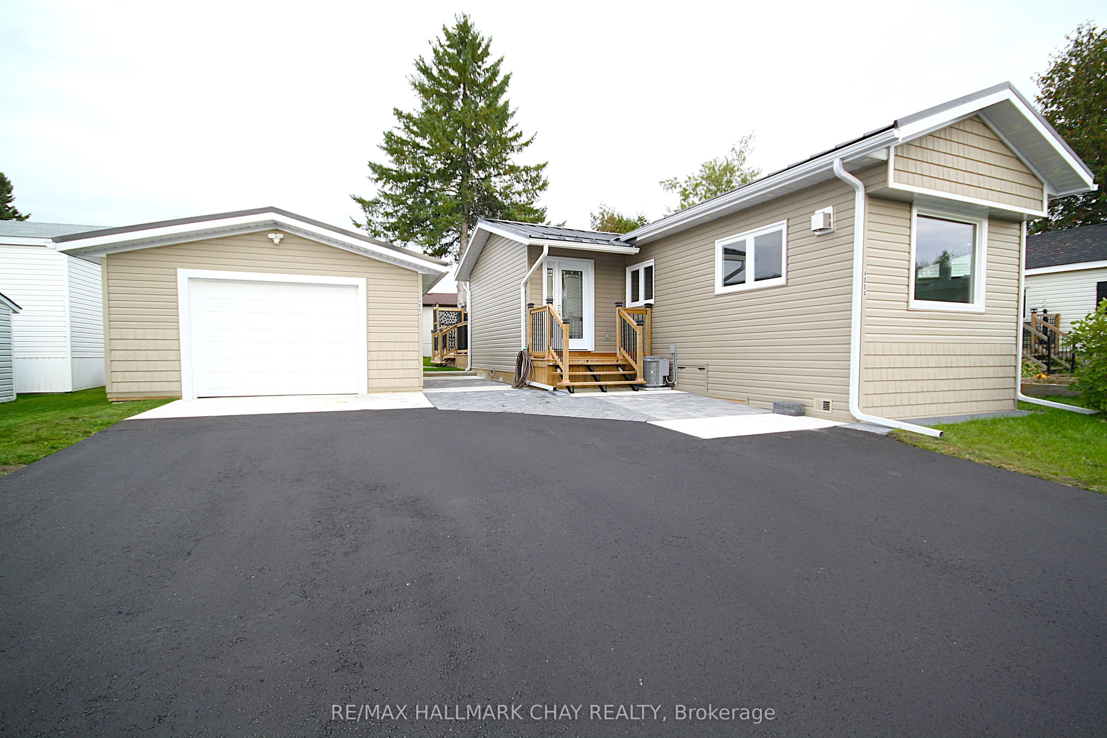 4064 ASH Crescent