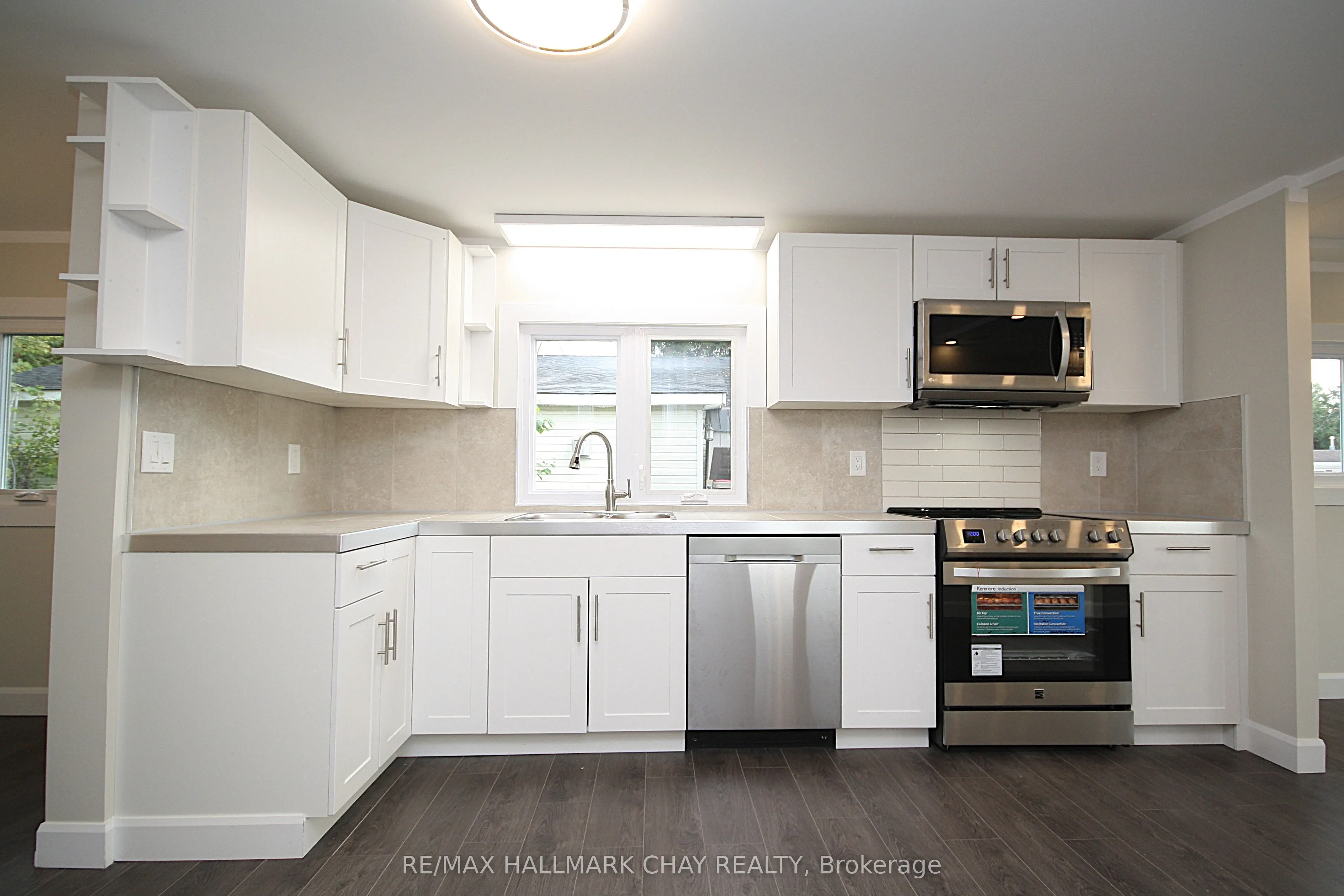 4064 ASH Crescent