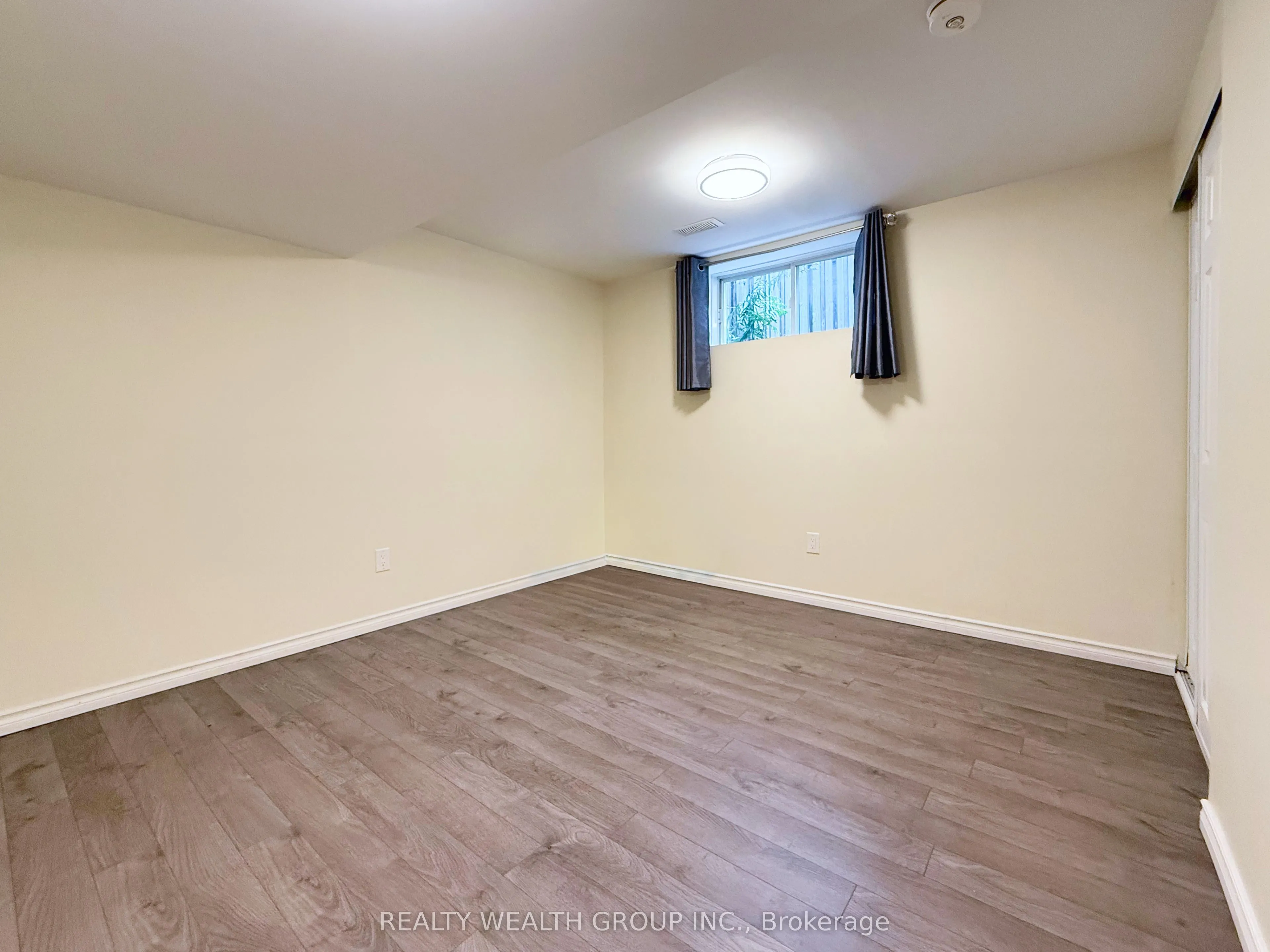 61 Stollar Boulevard, #Lower