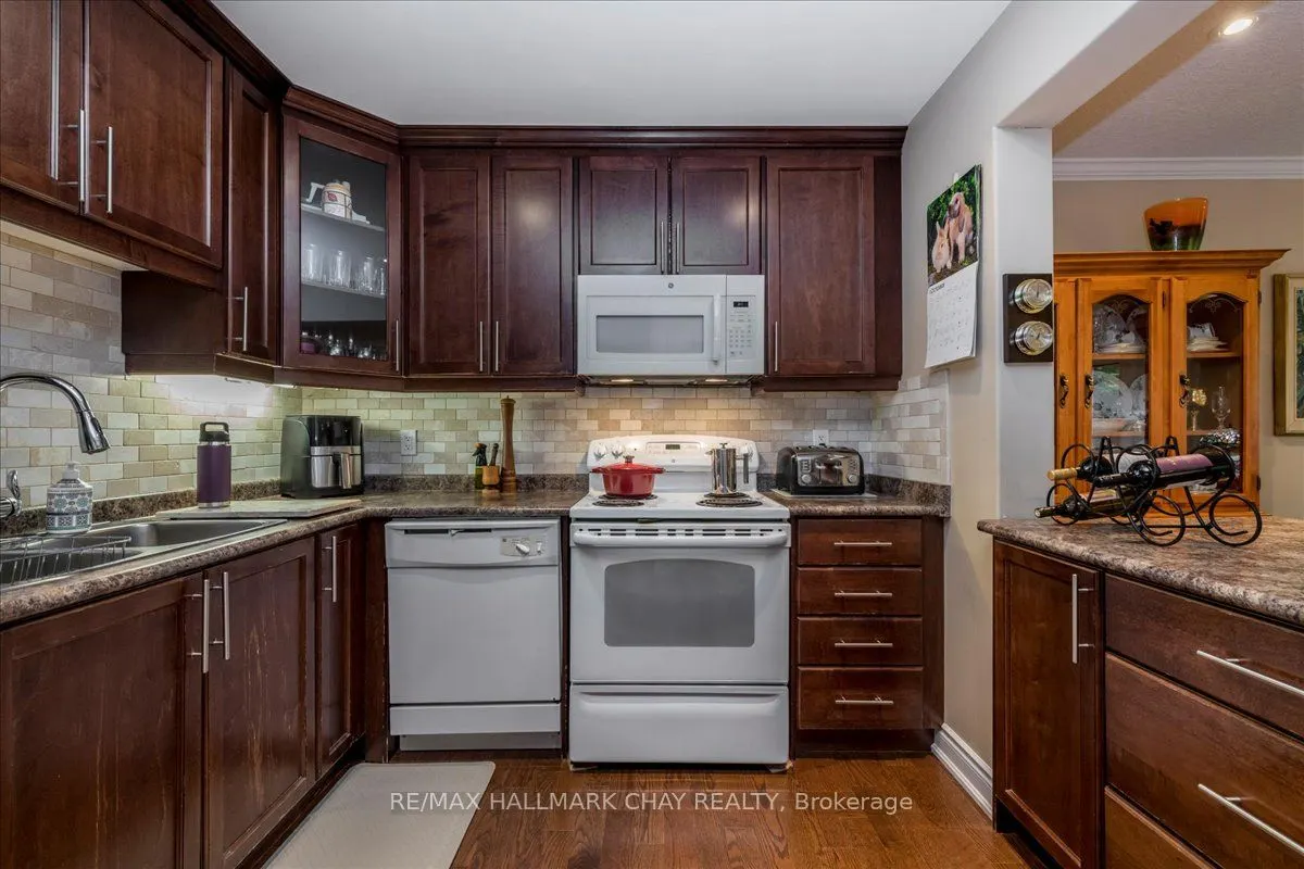 90 Sovereigns Gate, #7
