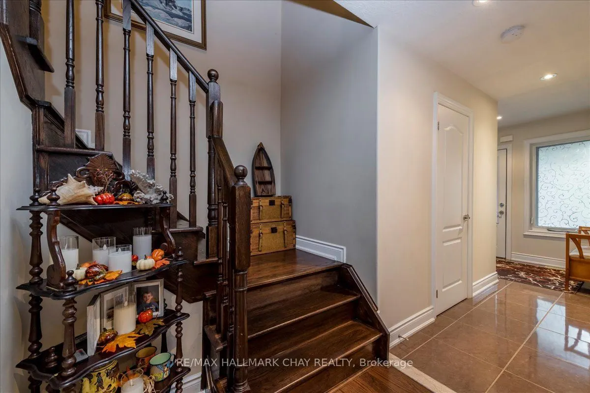 90 Sovereigns Gate, #7