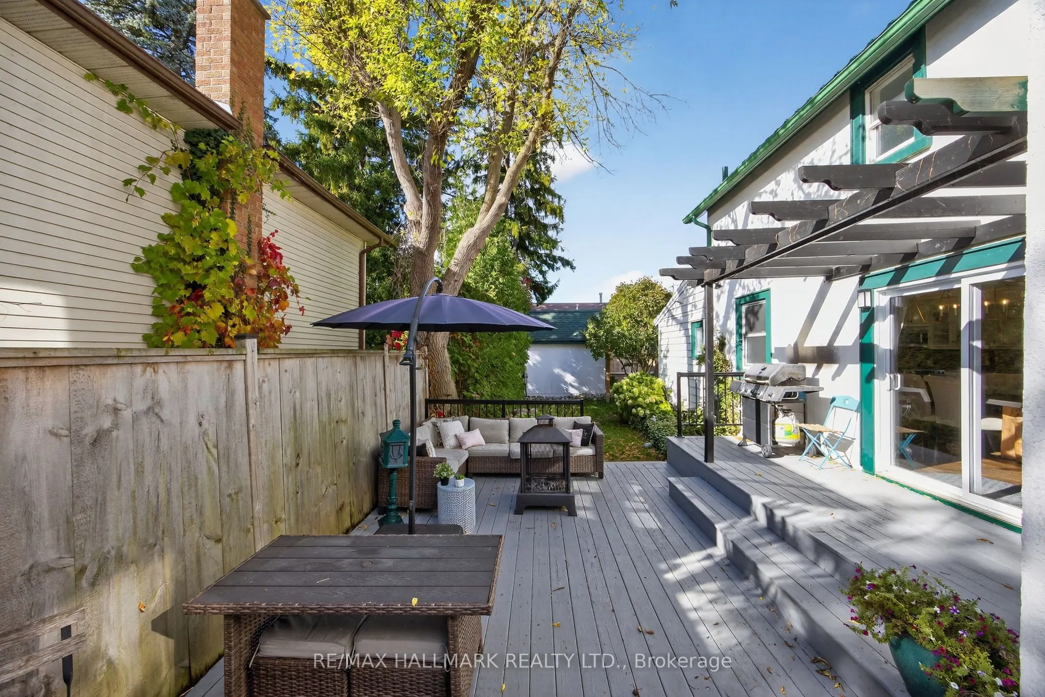 84 Wellington Street E