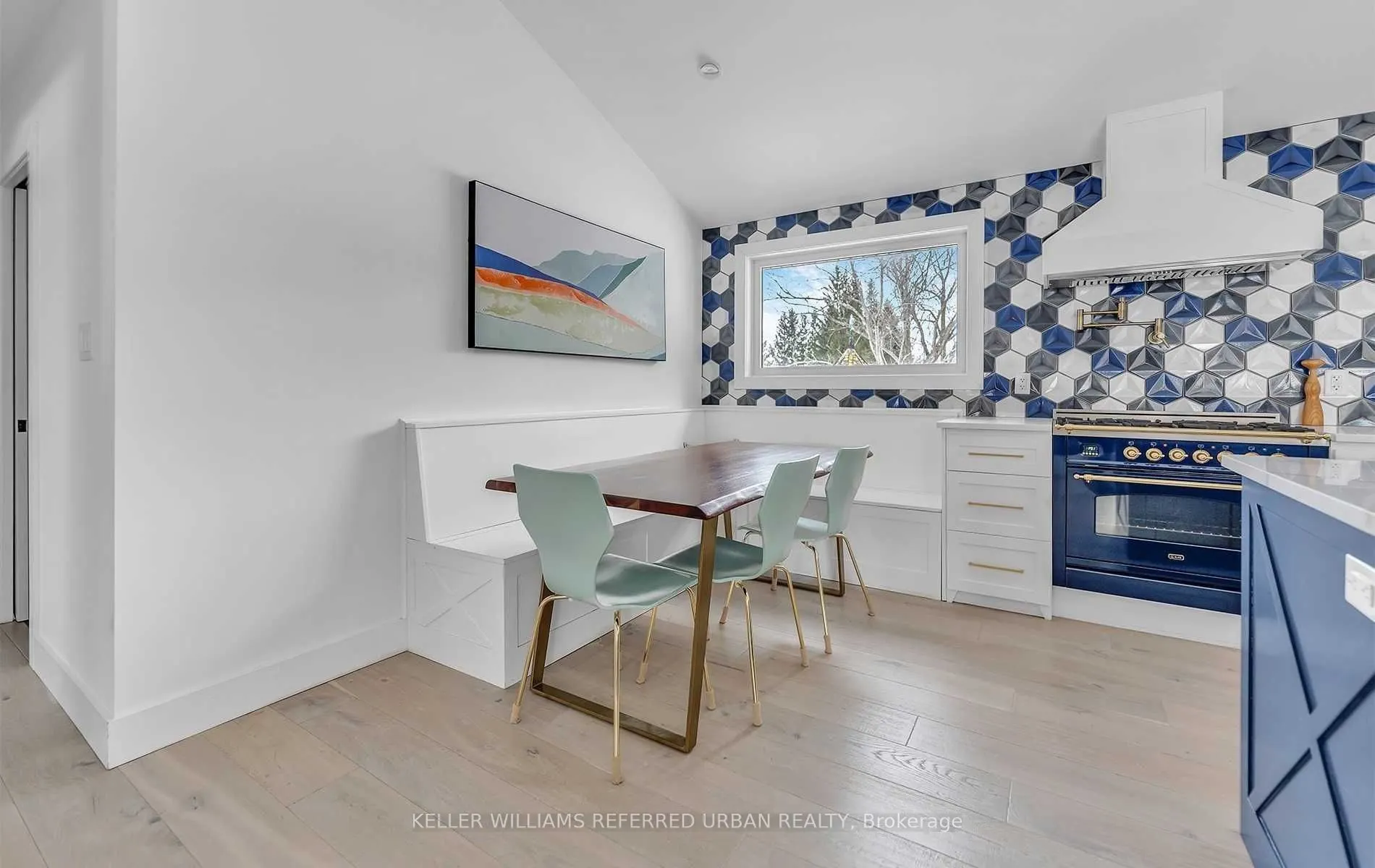 886 Sixth Street