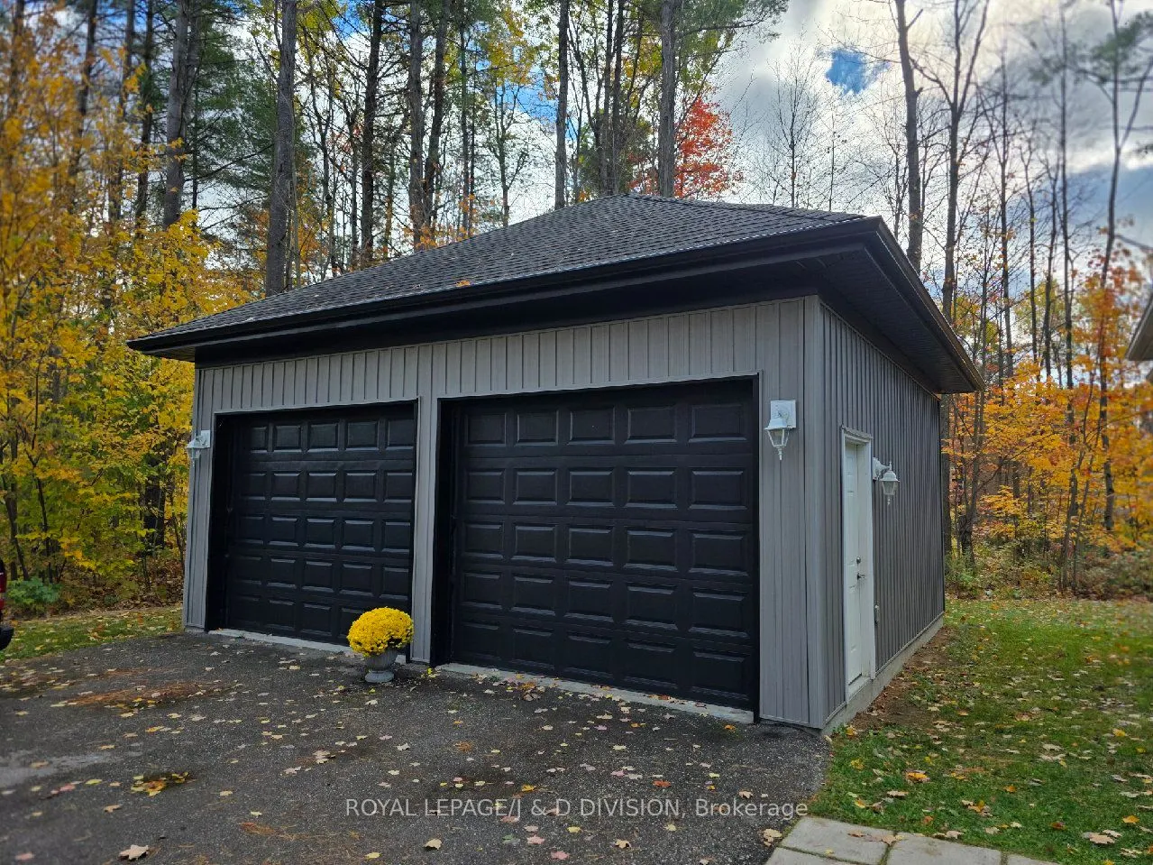 2925 Pinecone Trail