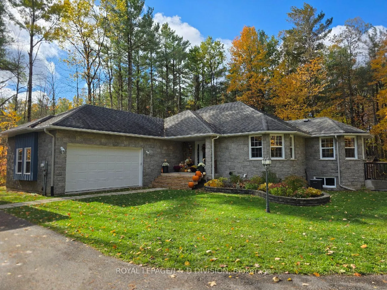 2925 Pinecone Trail