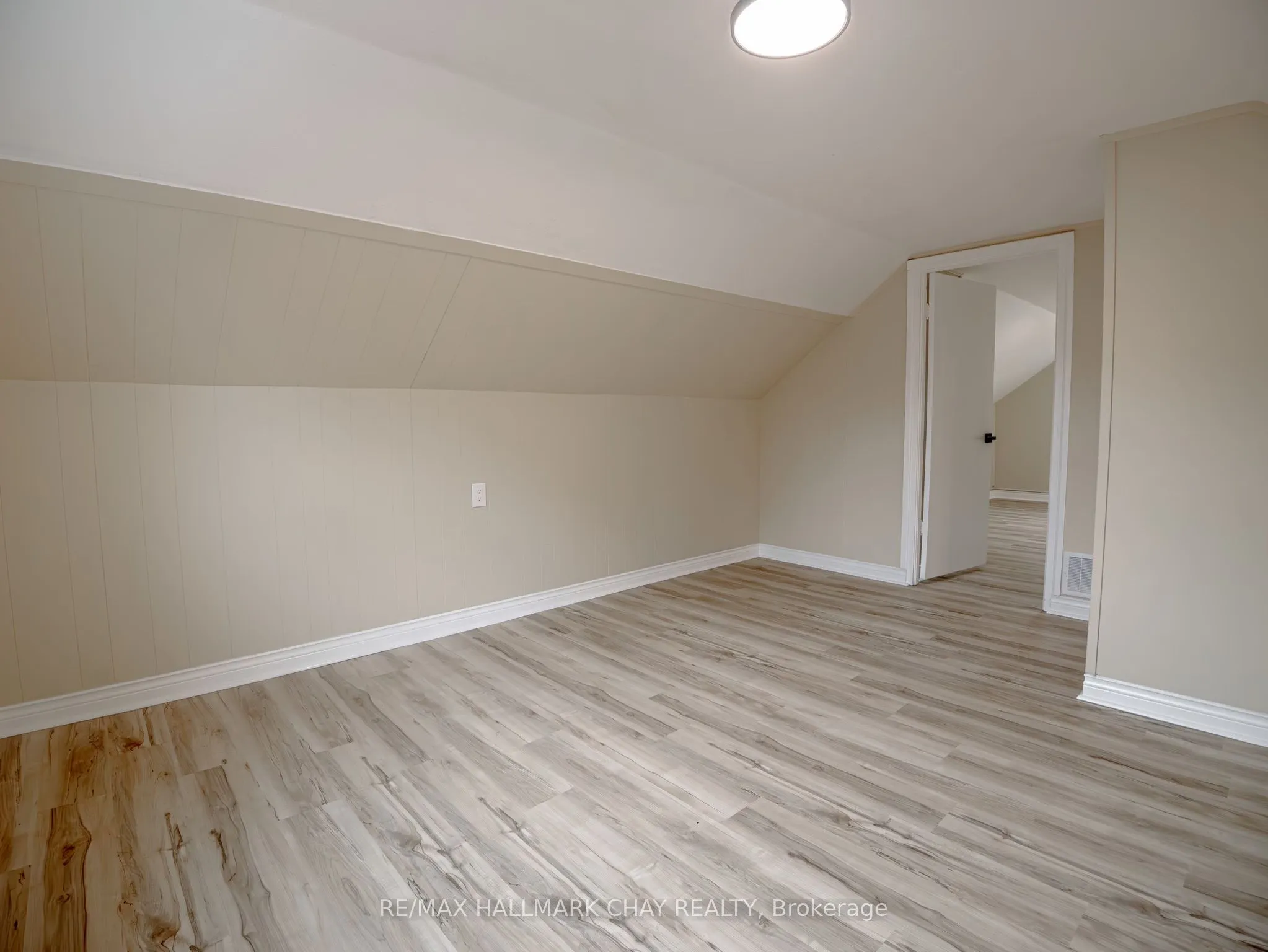 100 Donald Street, #Upper