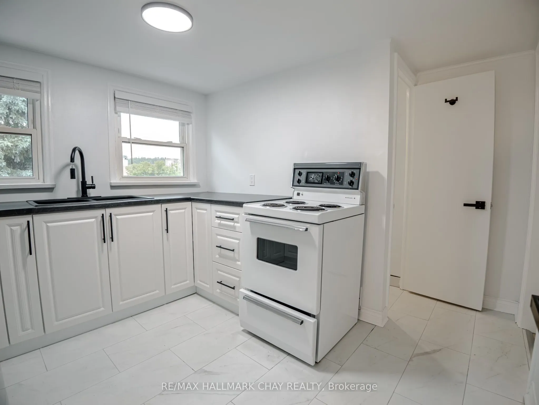 100 Donald Street, #Upper