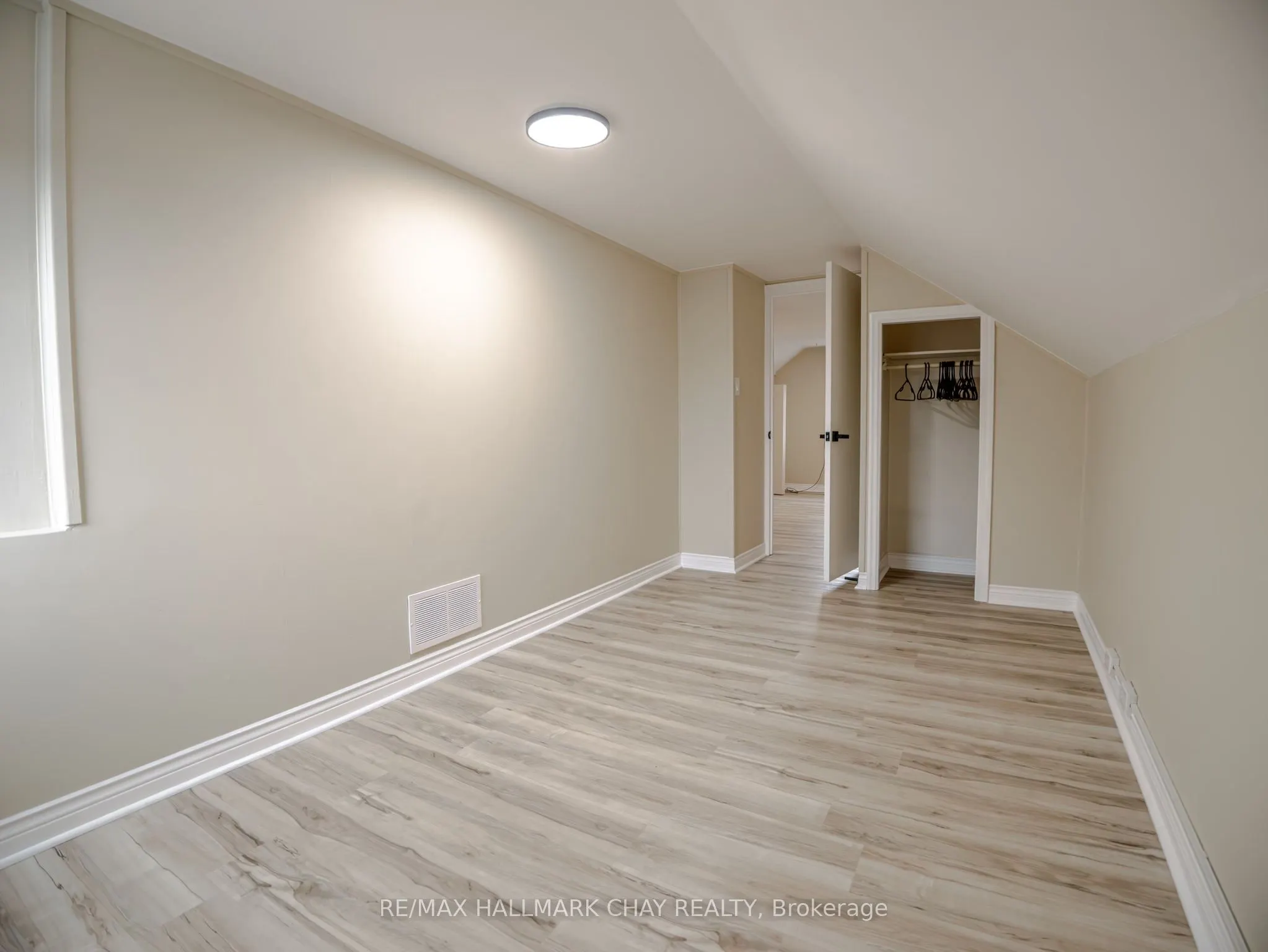 100 Donald Street, #Upper