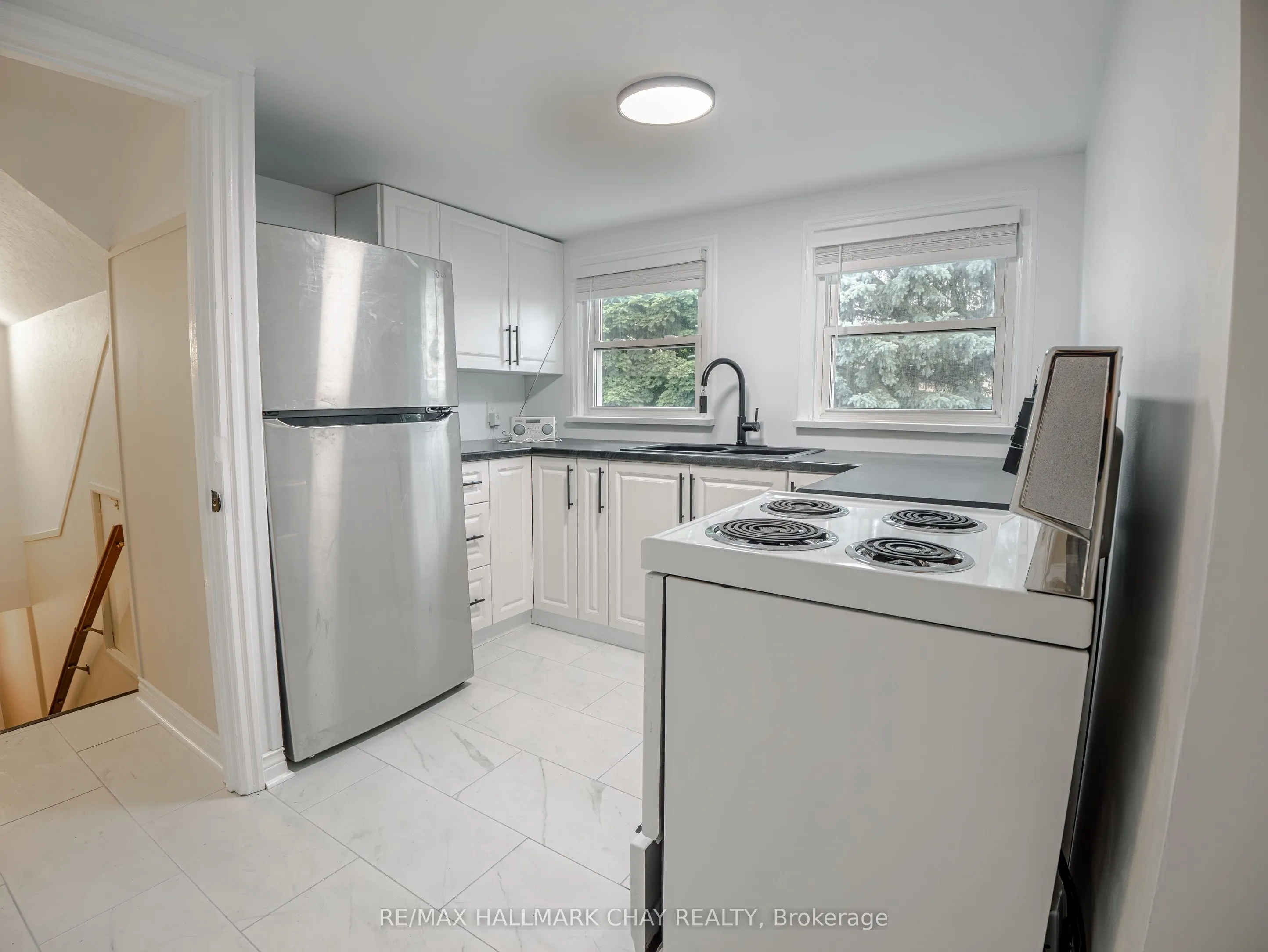 100 Donald Street, #Upper