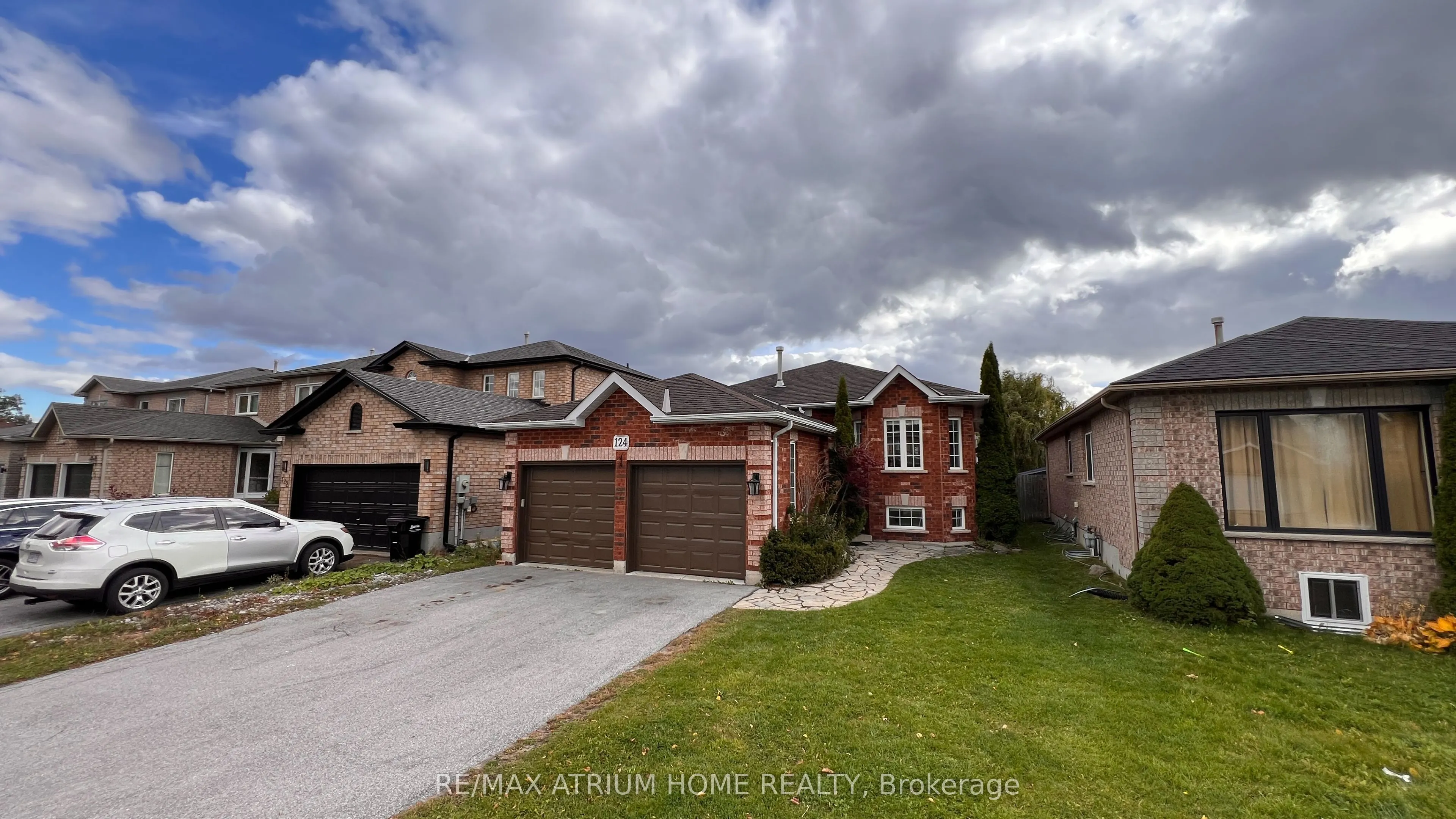 124 Monique Crescent