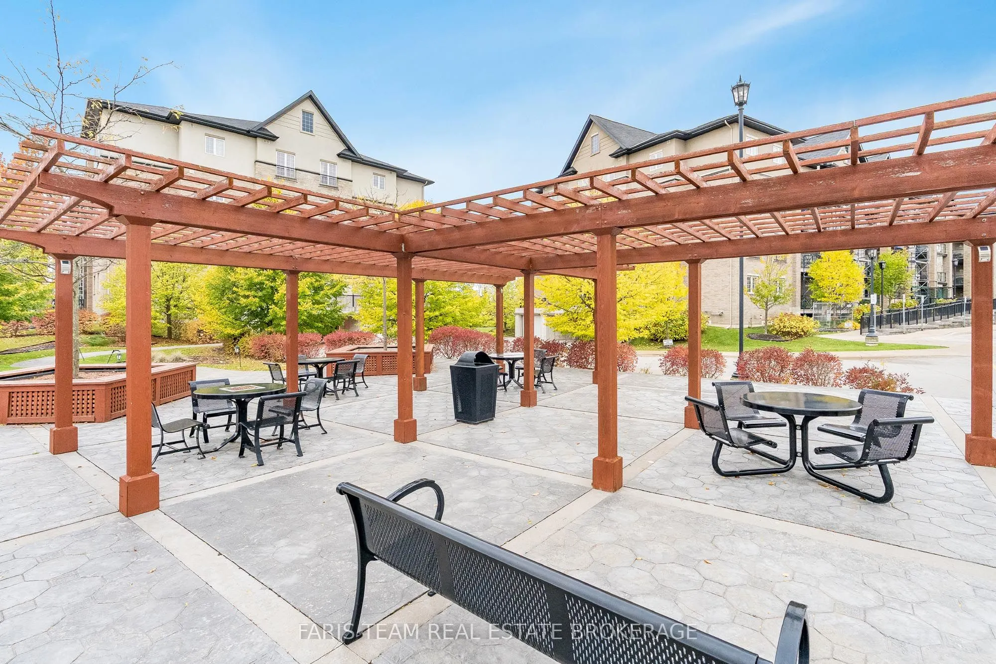 42 Ferndale Drive S, #402