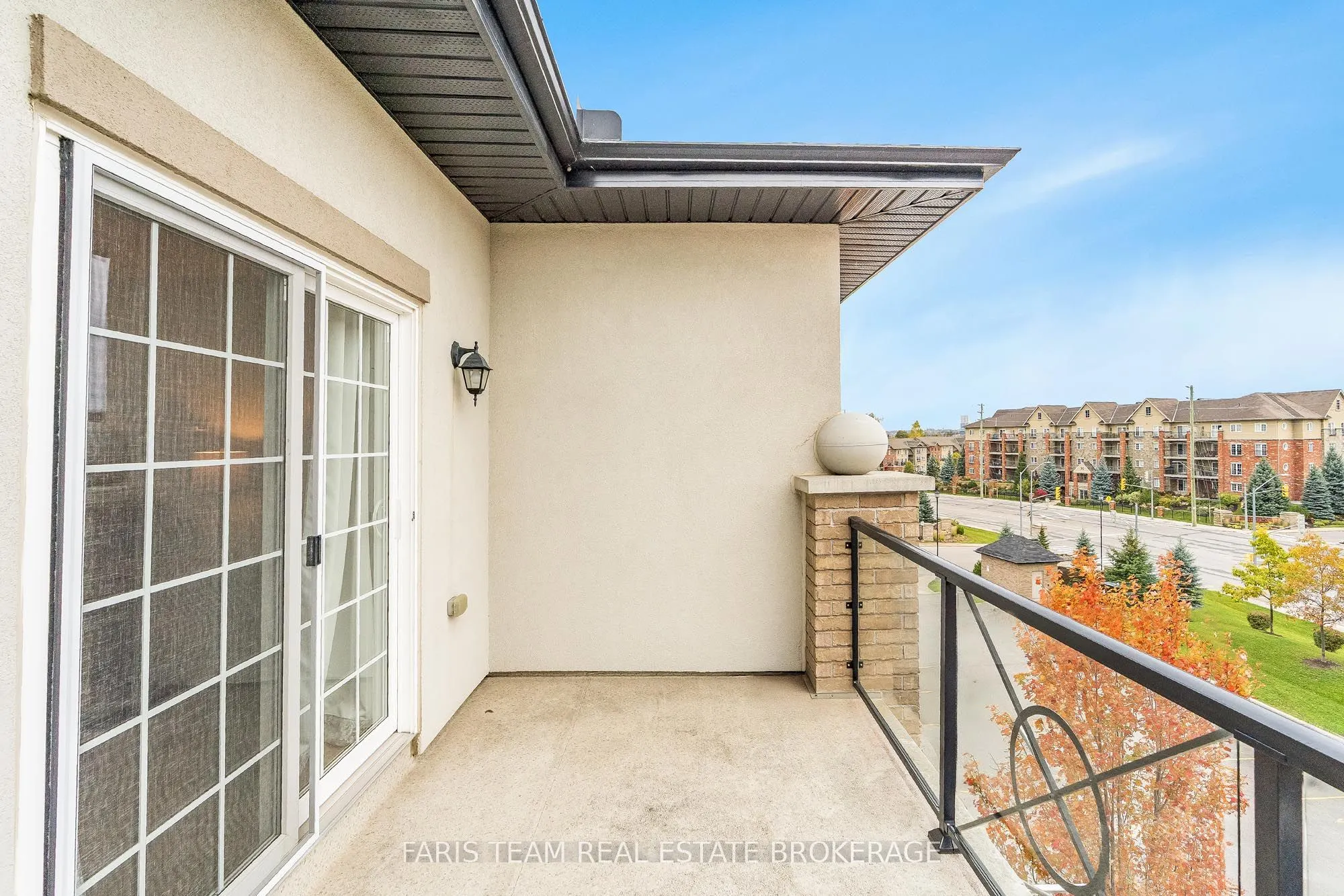 42 Ferndale Drive S, #402