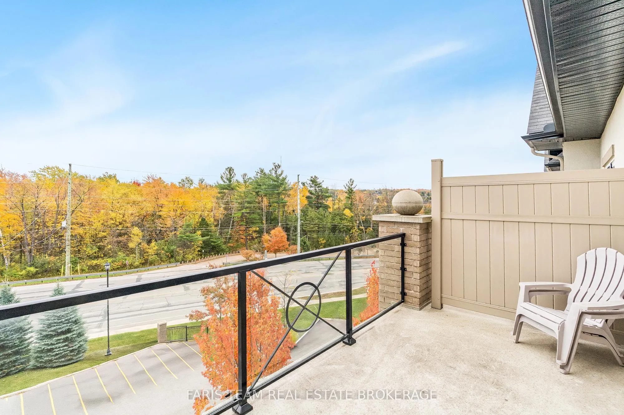 42 Ferndale Drive S, #402