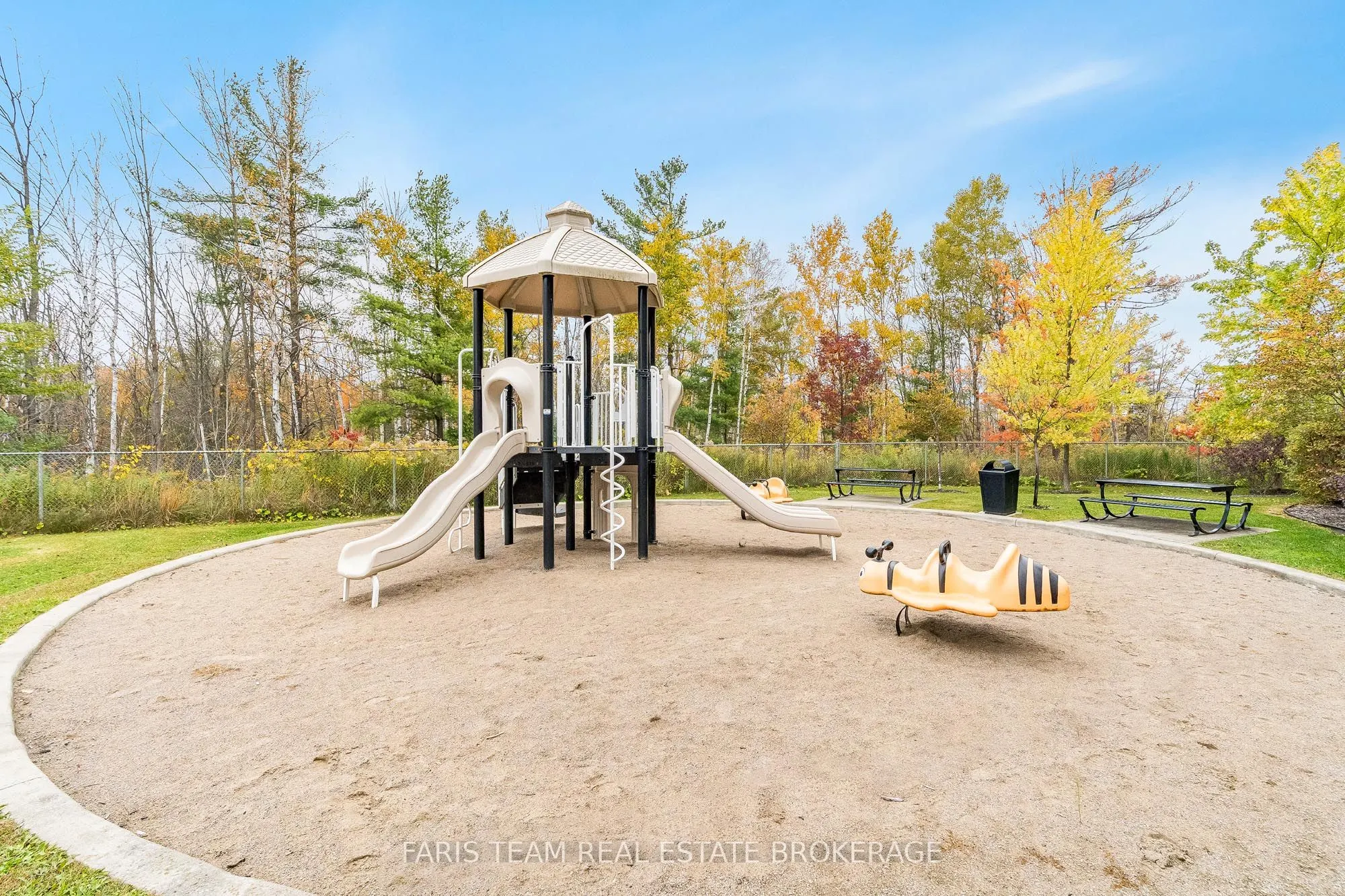 42 Ferndale Drive S, #402