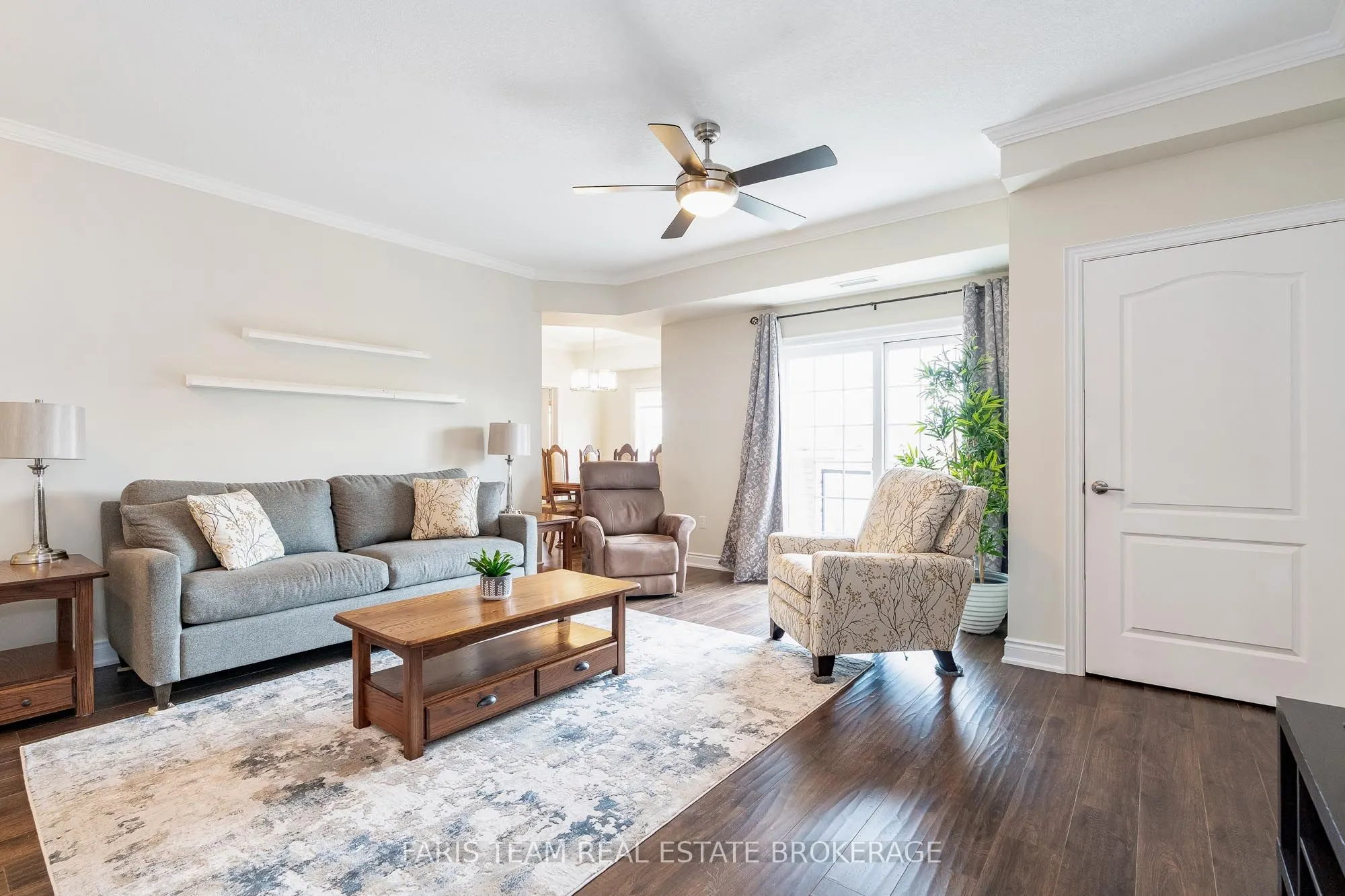 42 Ferndale Drive S, #402