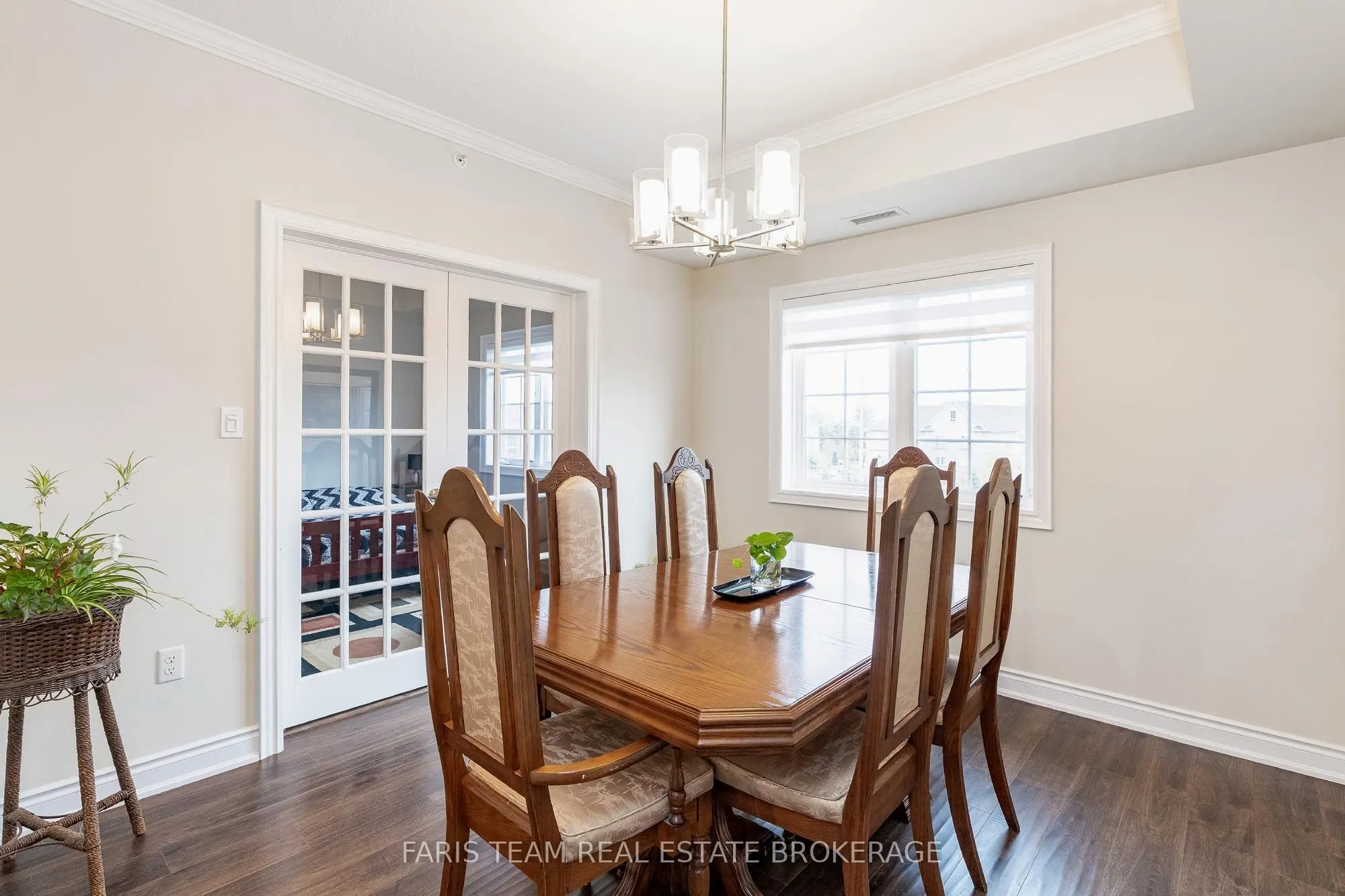 42 Ferndale Drive S, #402