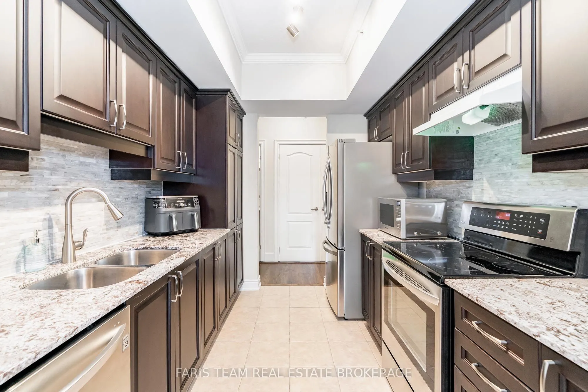 42 Ferndale Drive S, #402