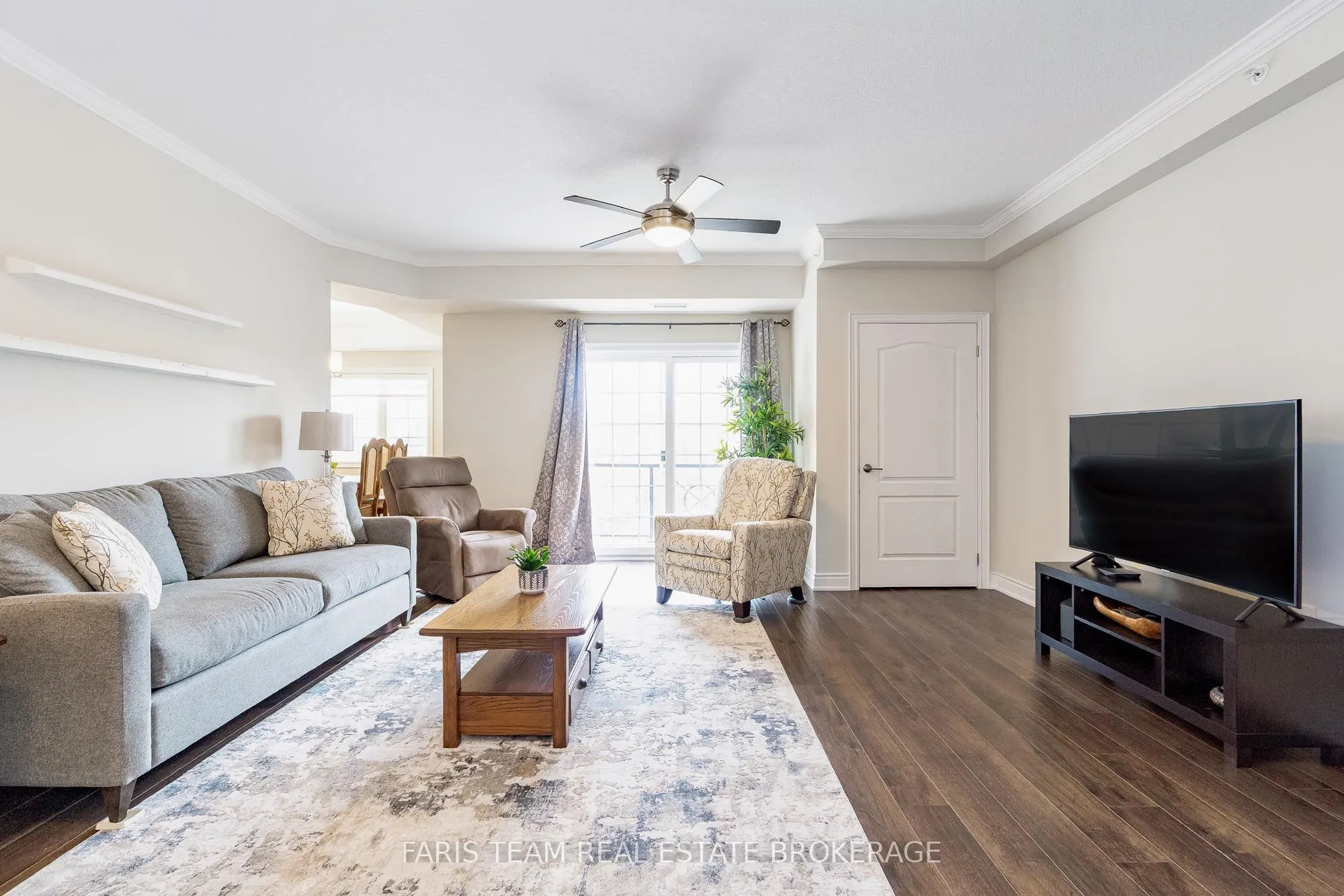 42 Ferndale Drive S, #402