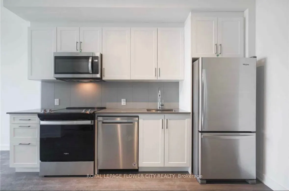 681 Yonge Street S, #524
