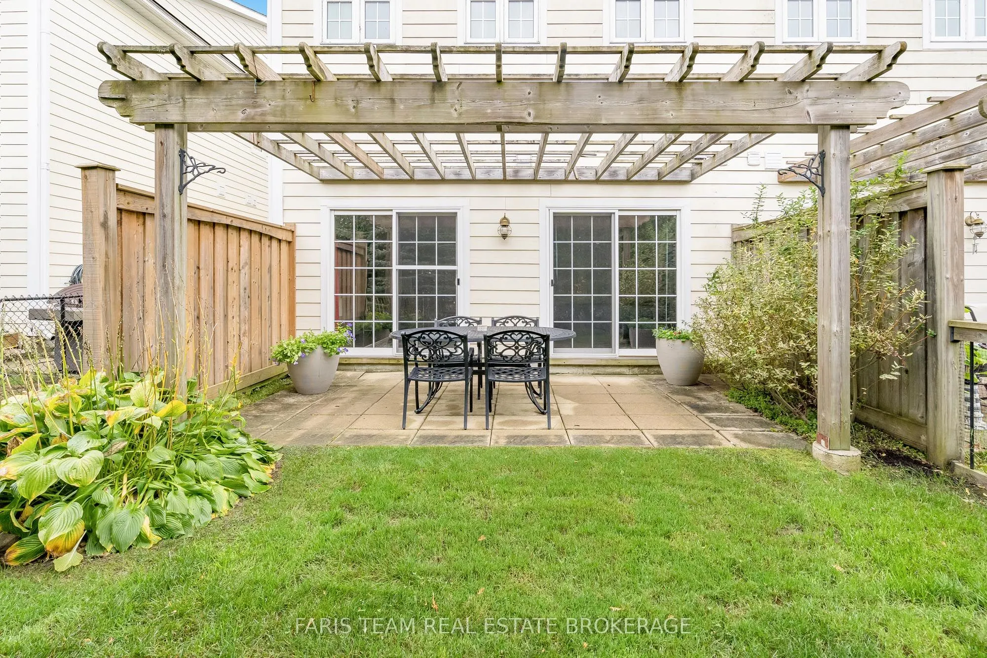 145 Wycliffe Cove
