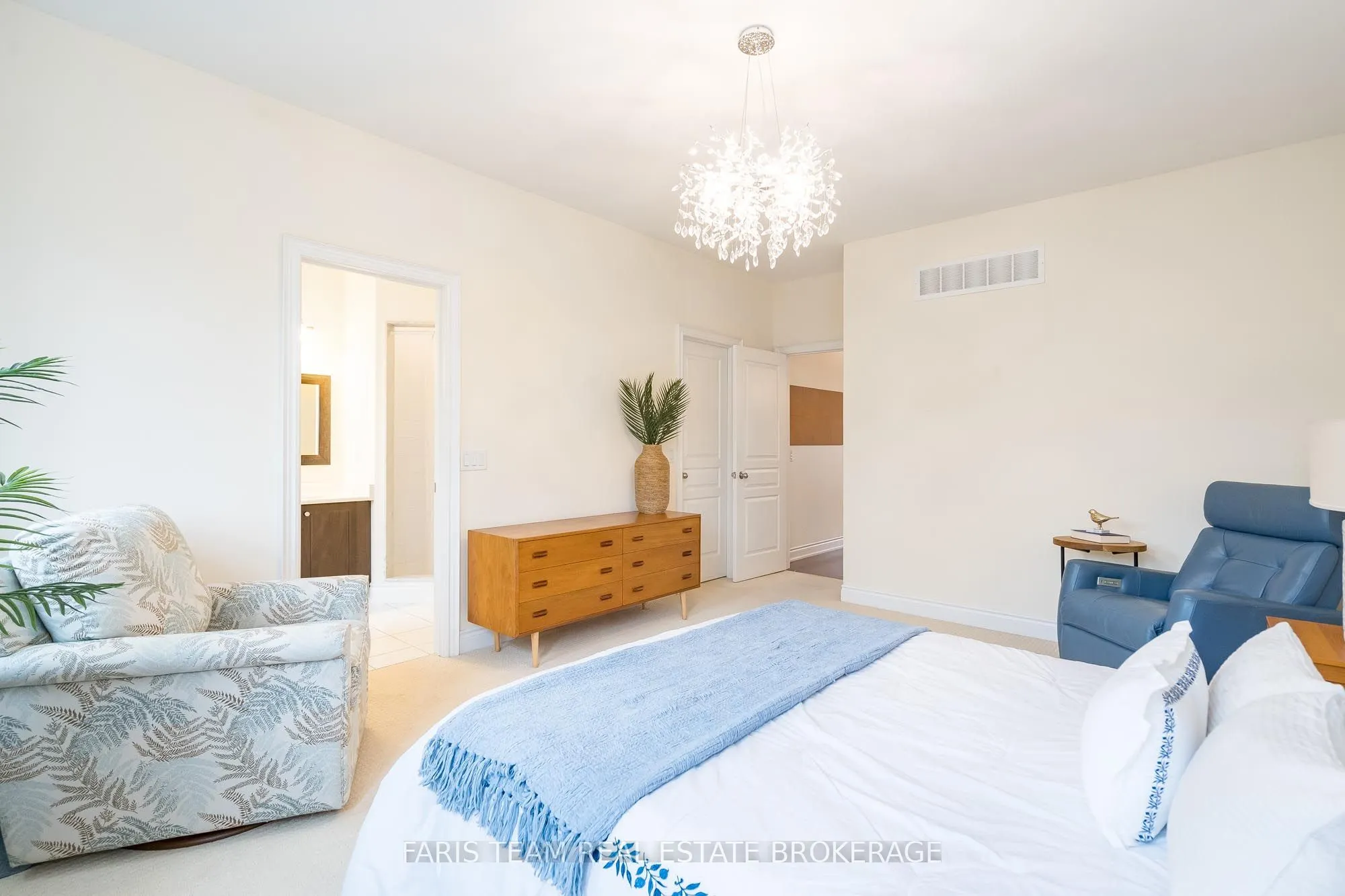 145 Wycliffe Cove