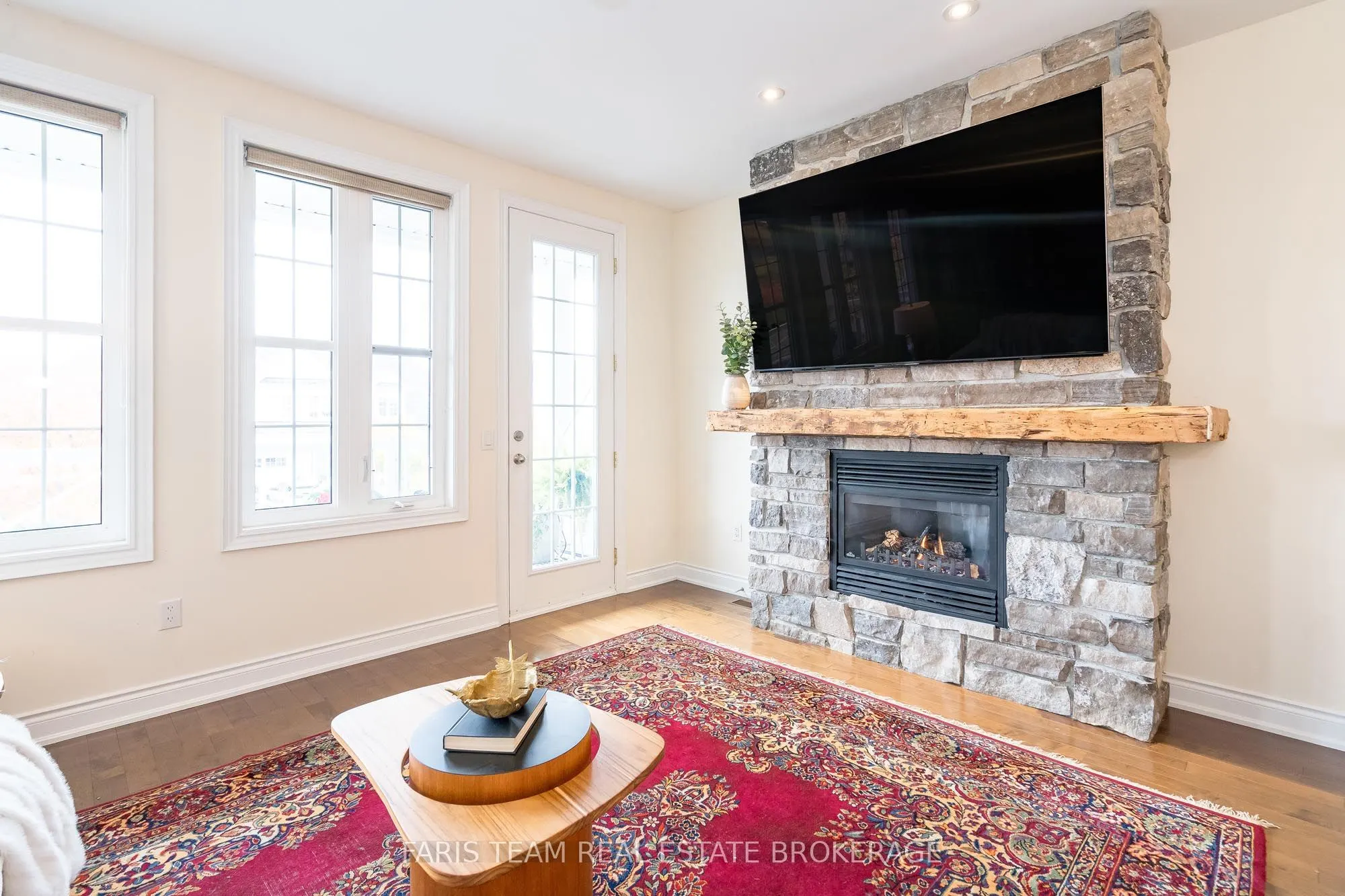 145 Wycliffe Cove