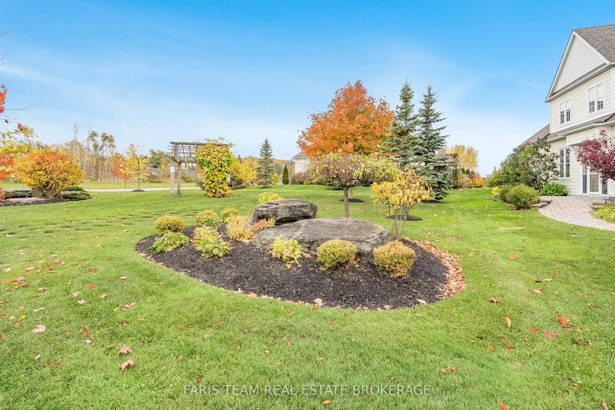 145 Wycliffe Cove