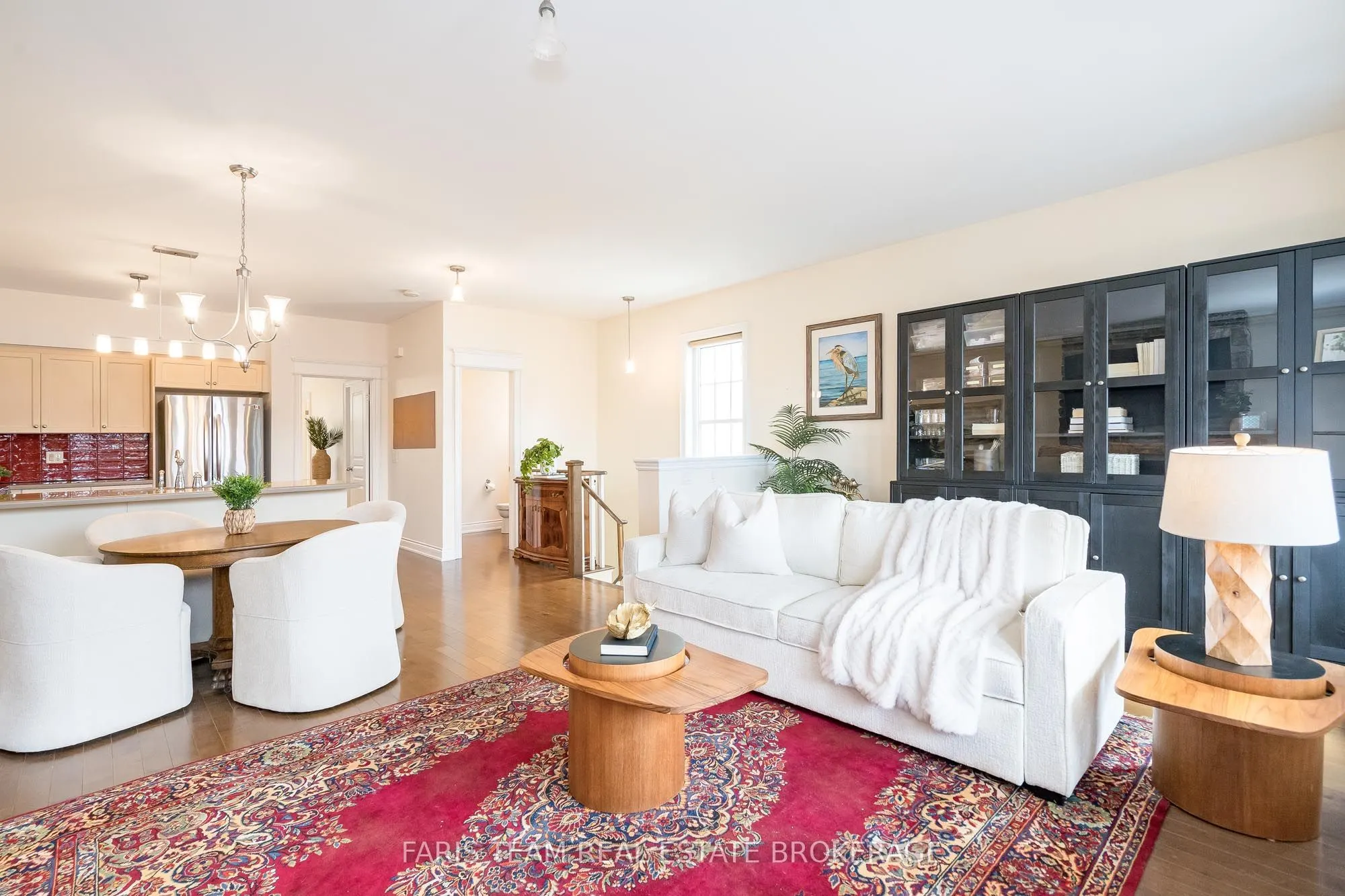145 Wycliffe Cove