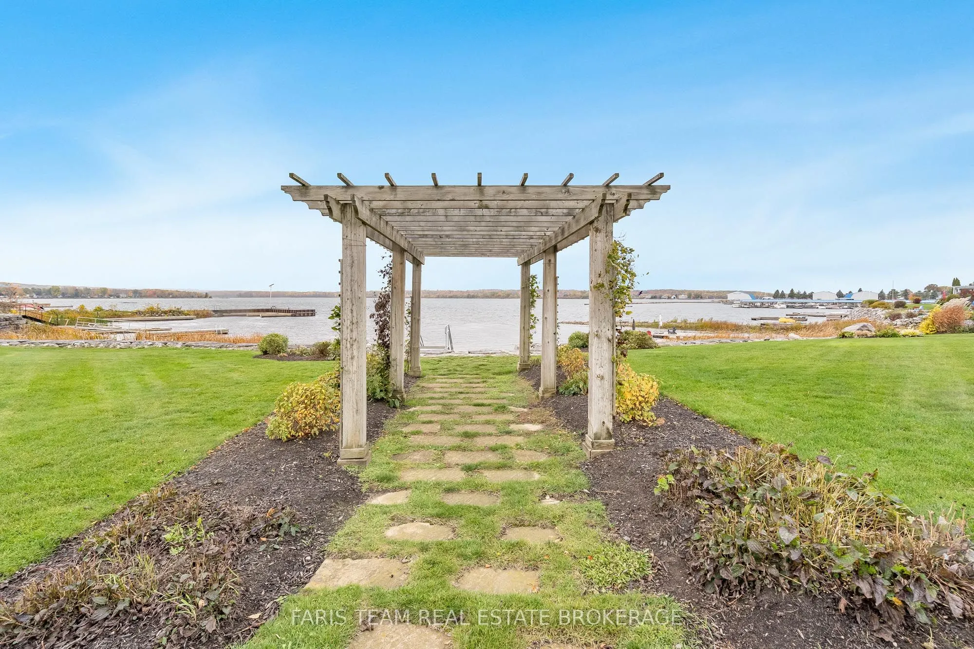 145 Wycliffe Cove