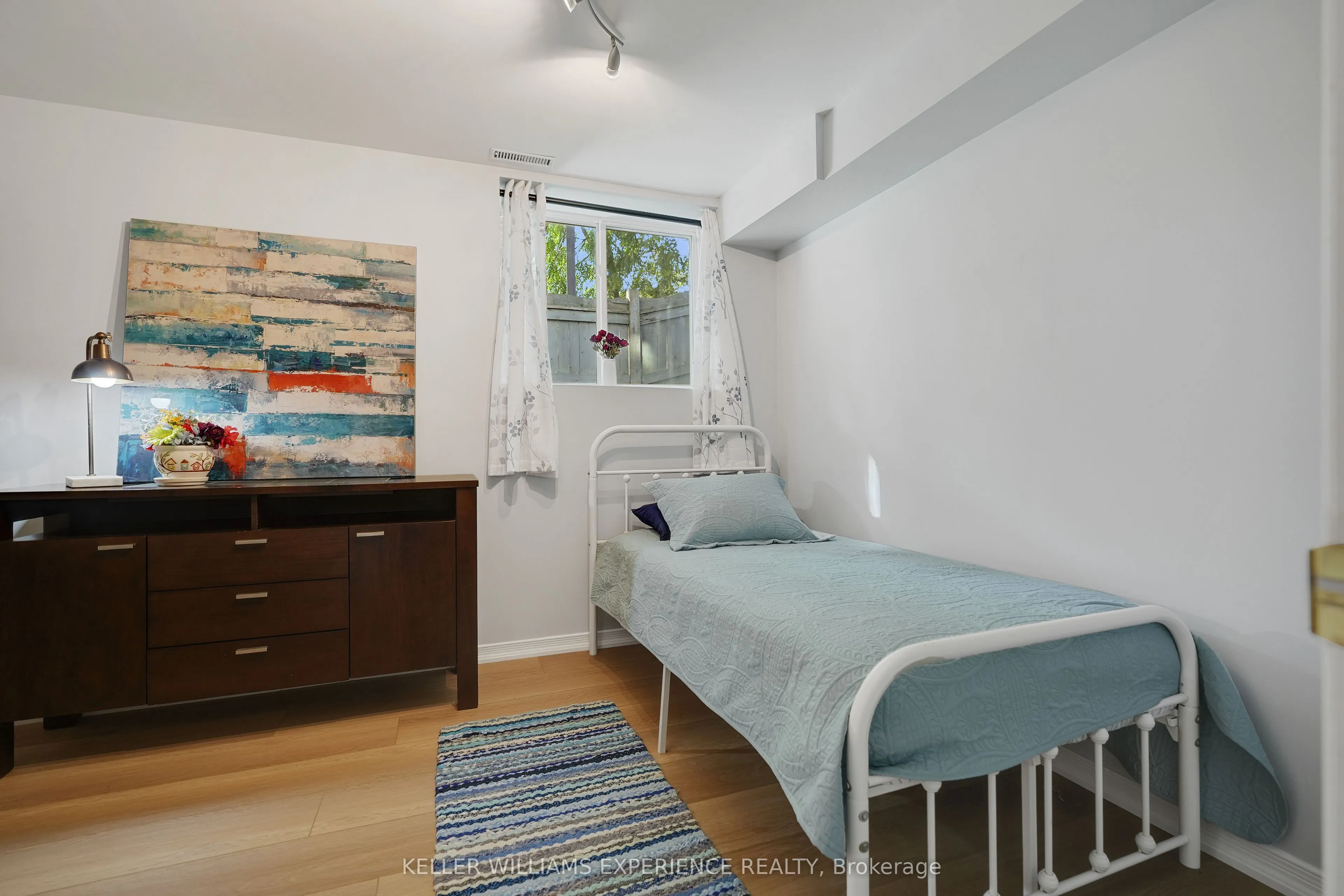 440 Yonge Street, #A4