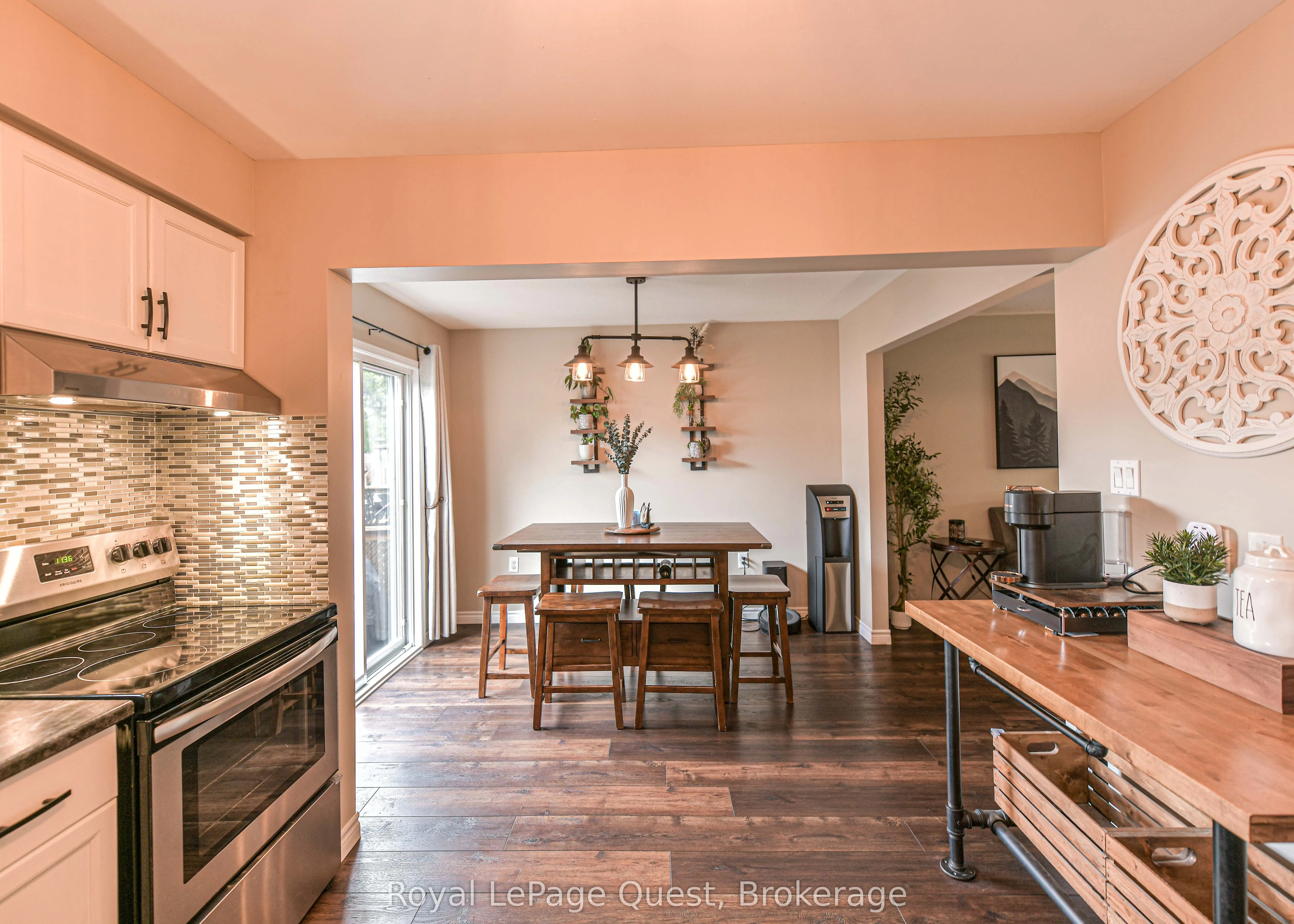 46 Courtney Crescent