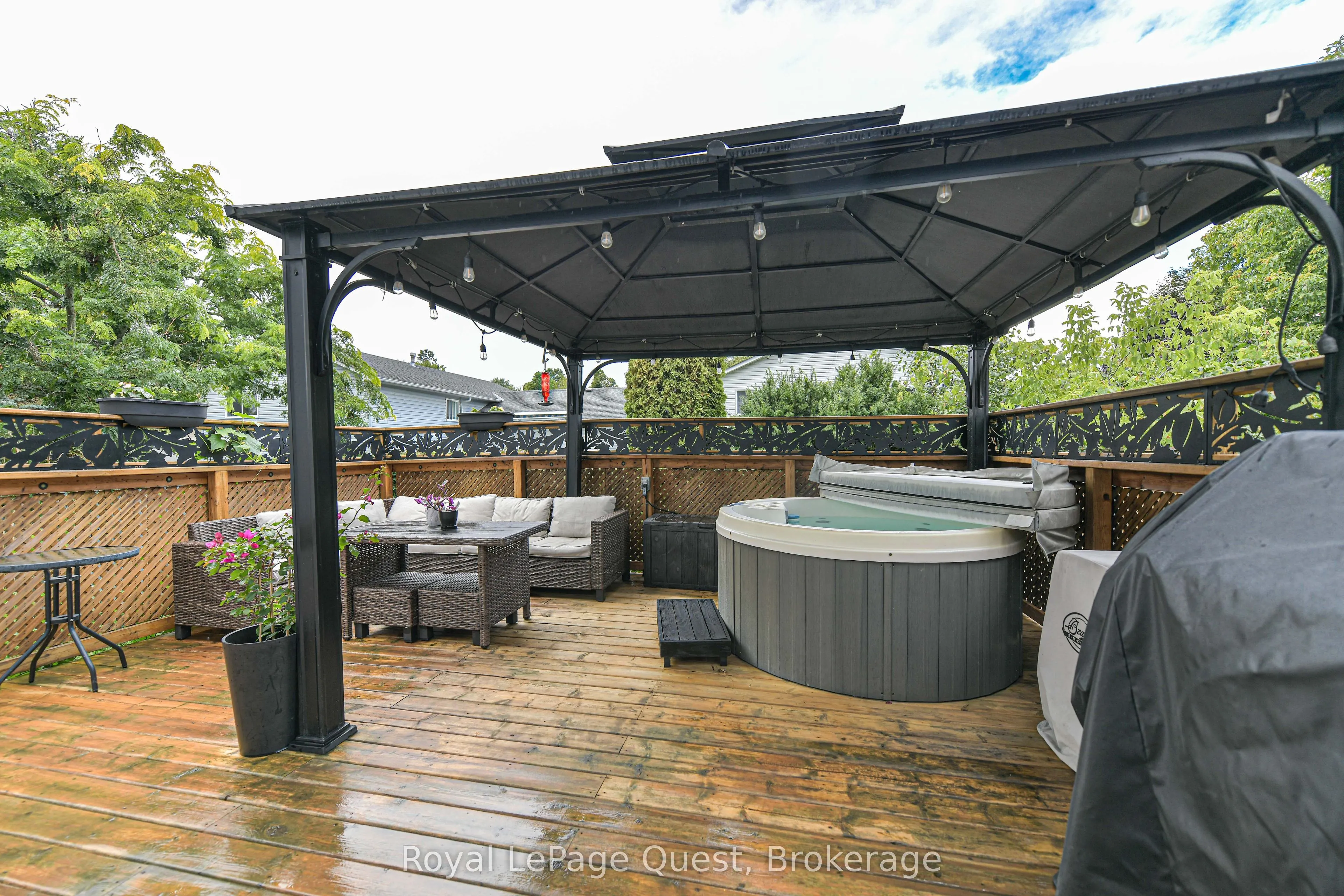 46 Courtney Crescent