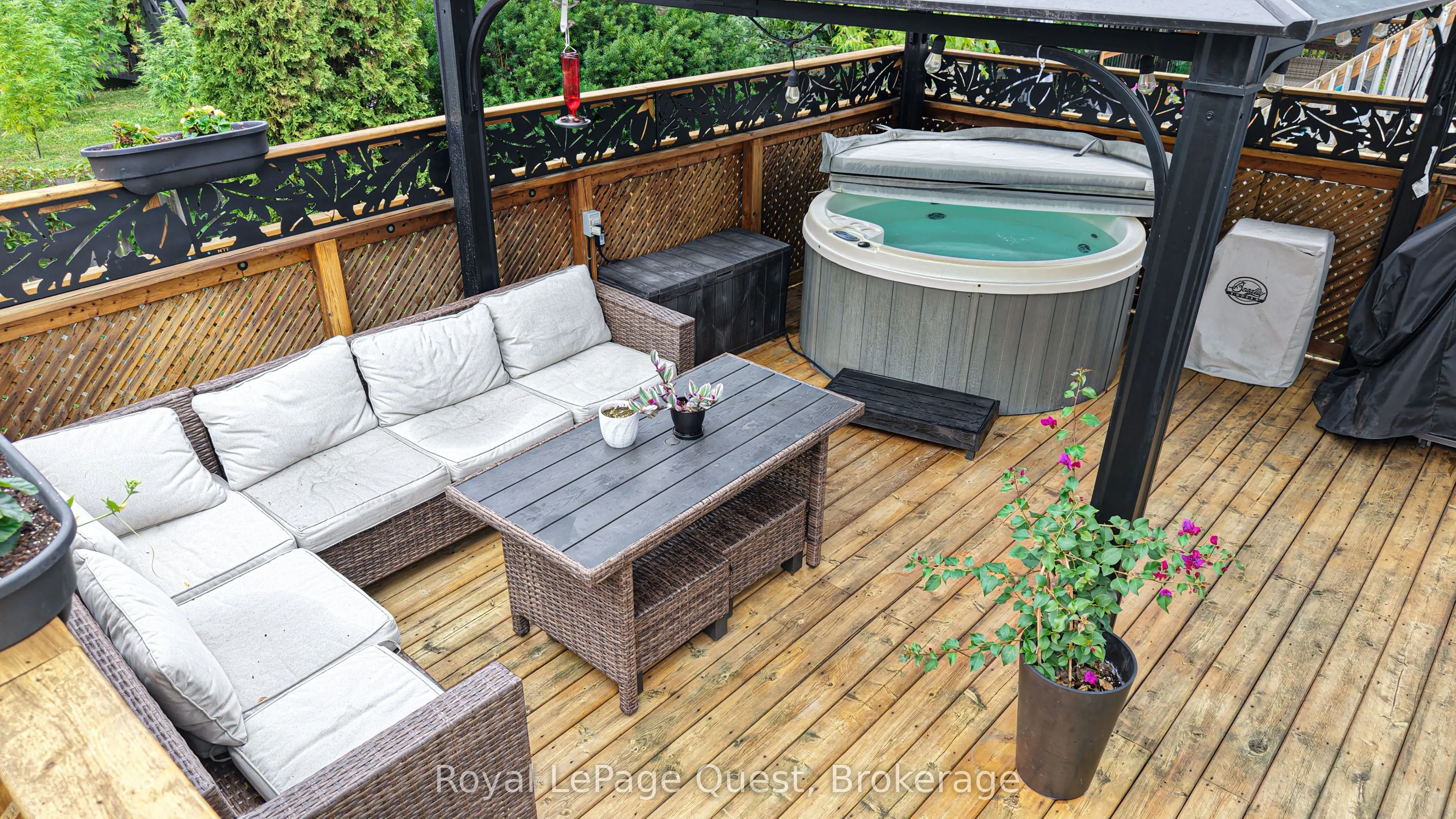 46 Courtney Crescent