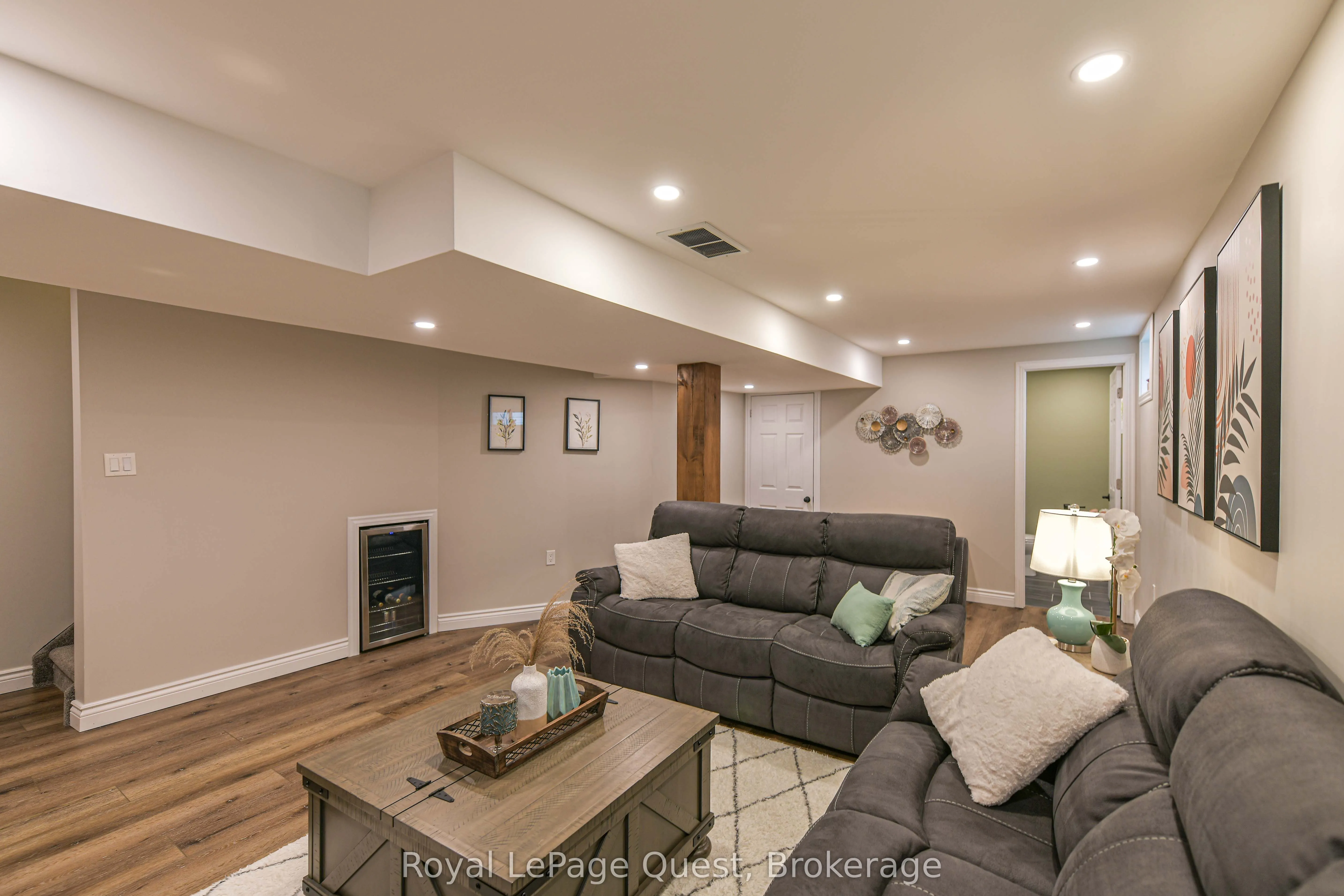 46 Courtney Crescent